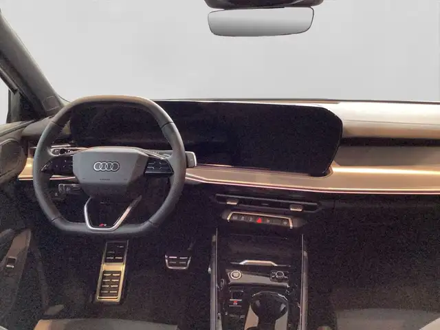 Audi Q3 view 5