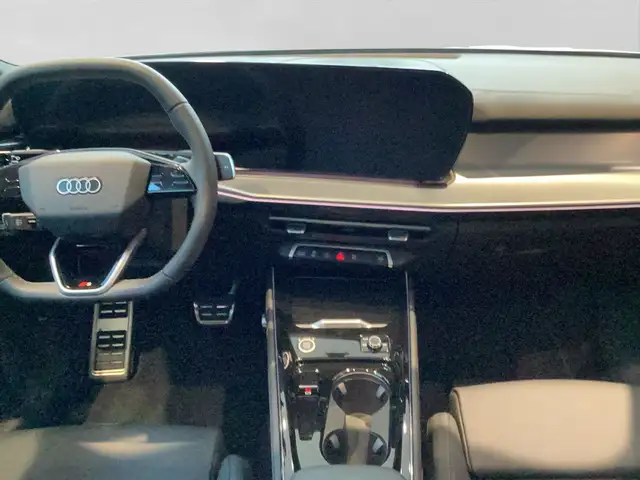 Audi Q3 view 11