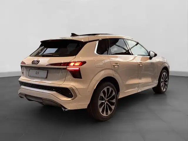 Audi Q3 view 3
