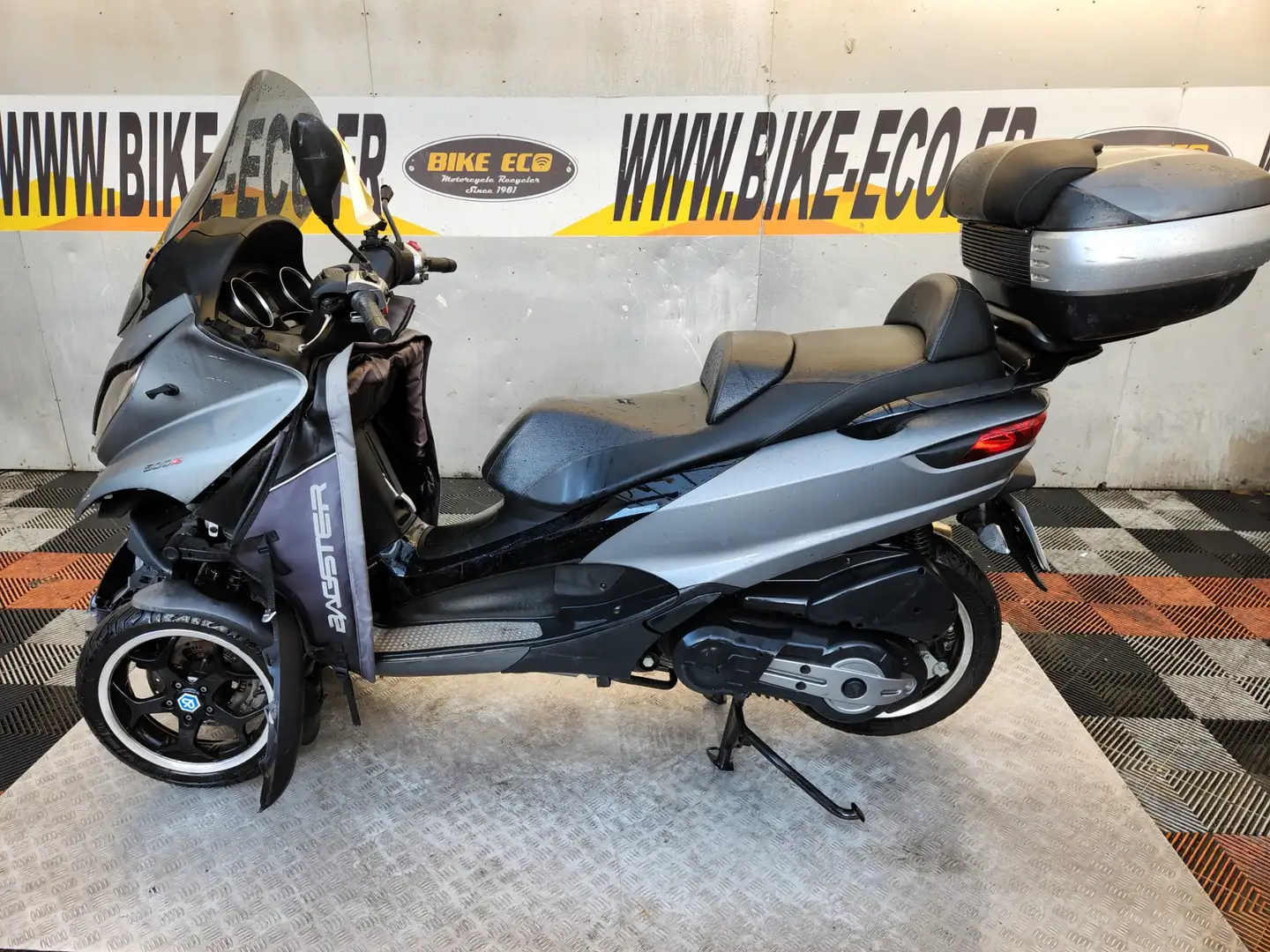 Piaggio MP3 500 Gris - 2