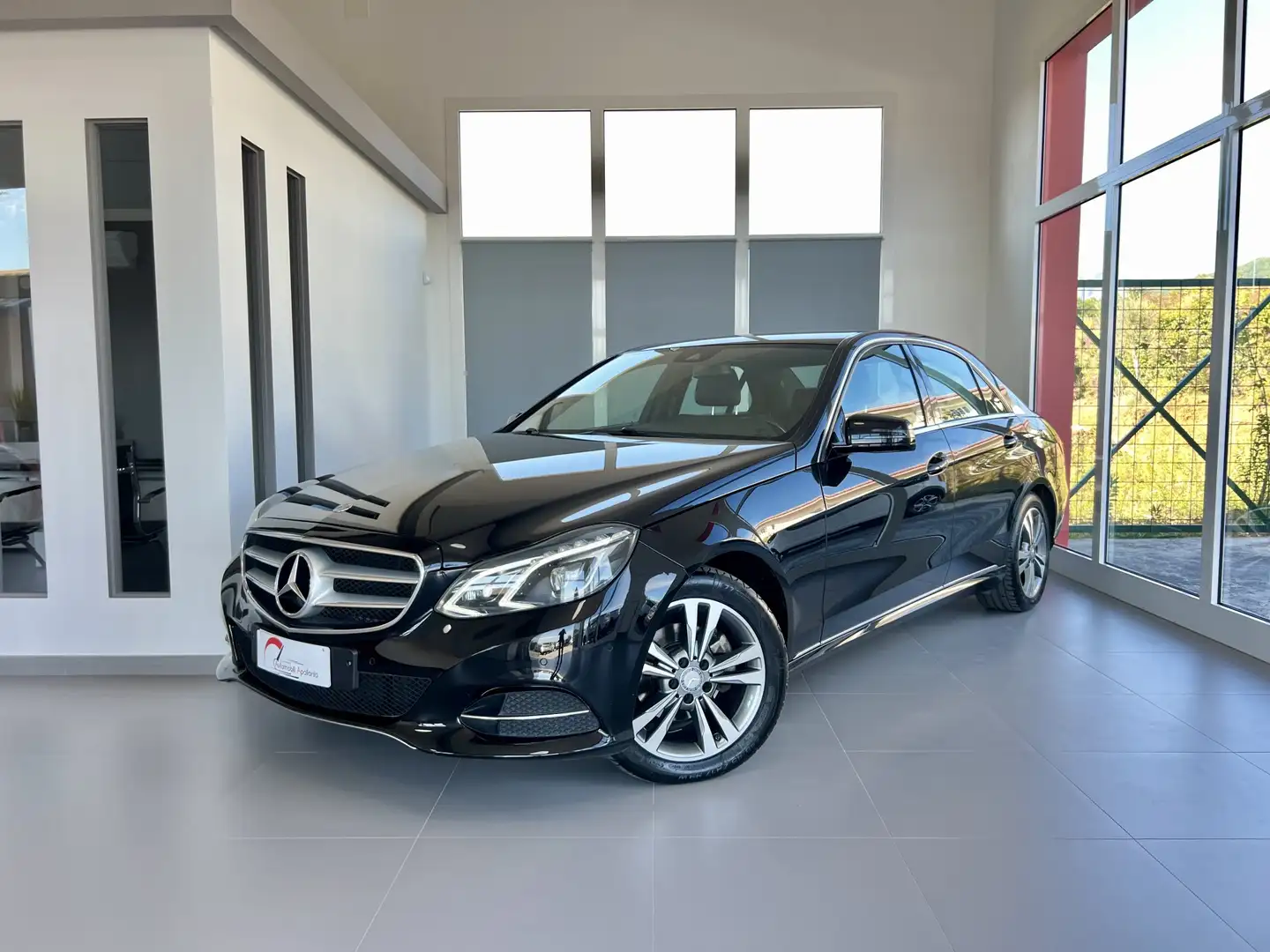 Mercedes-Benz E 230 MERCEDES CLASSE E 200 CDI AVANTGARDE - 2016 Zwart - 1