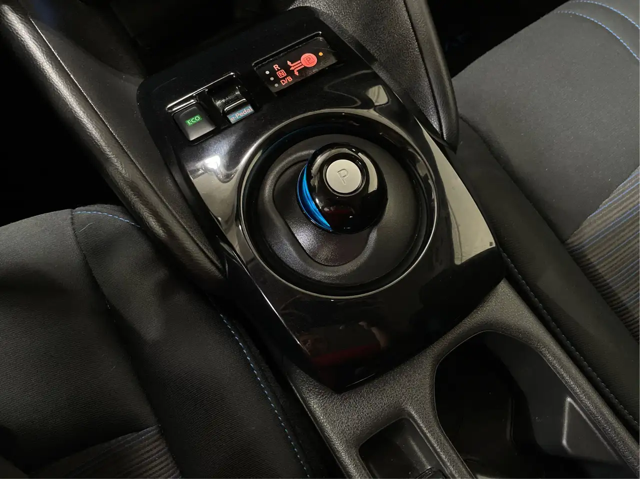 Nissan Leaf снимка Nissan Leaf