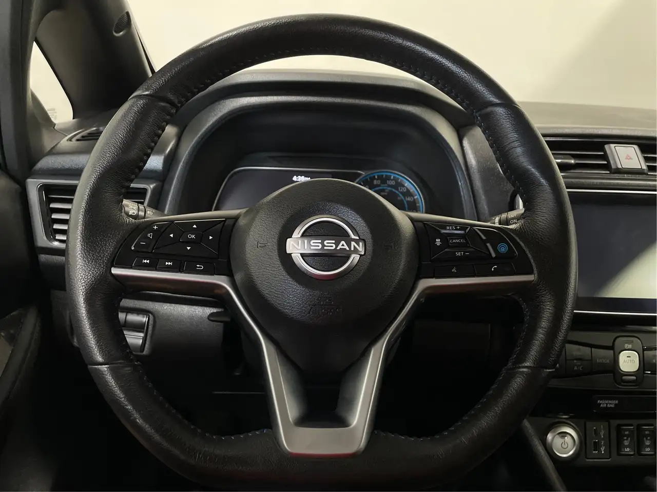 Nissan Leaf снимка Nissan Leaf
