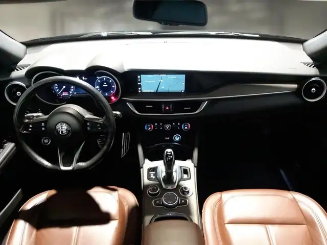 Alfa Romeo Stelvio view 7