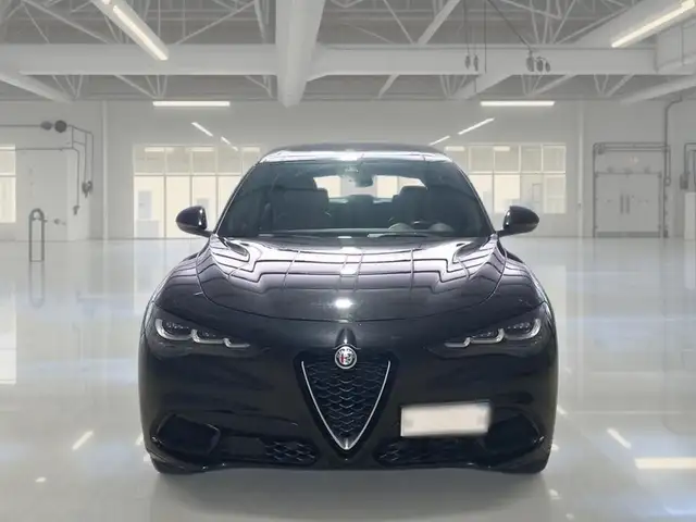 Alfa Romeo Stelvio view 2