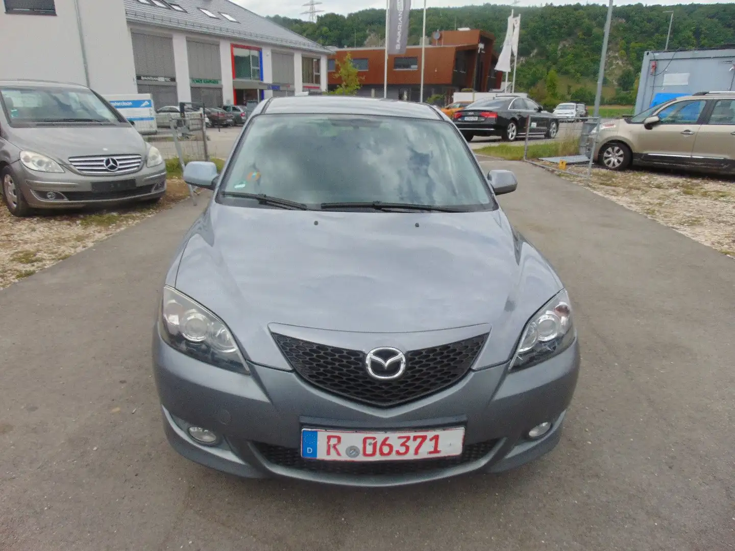 Mazda 3 Lim. 1.6 Sport Exclusive Gris - 2
