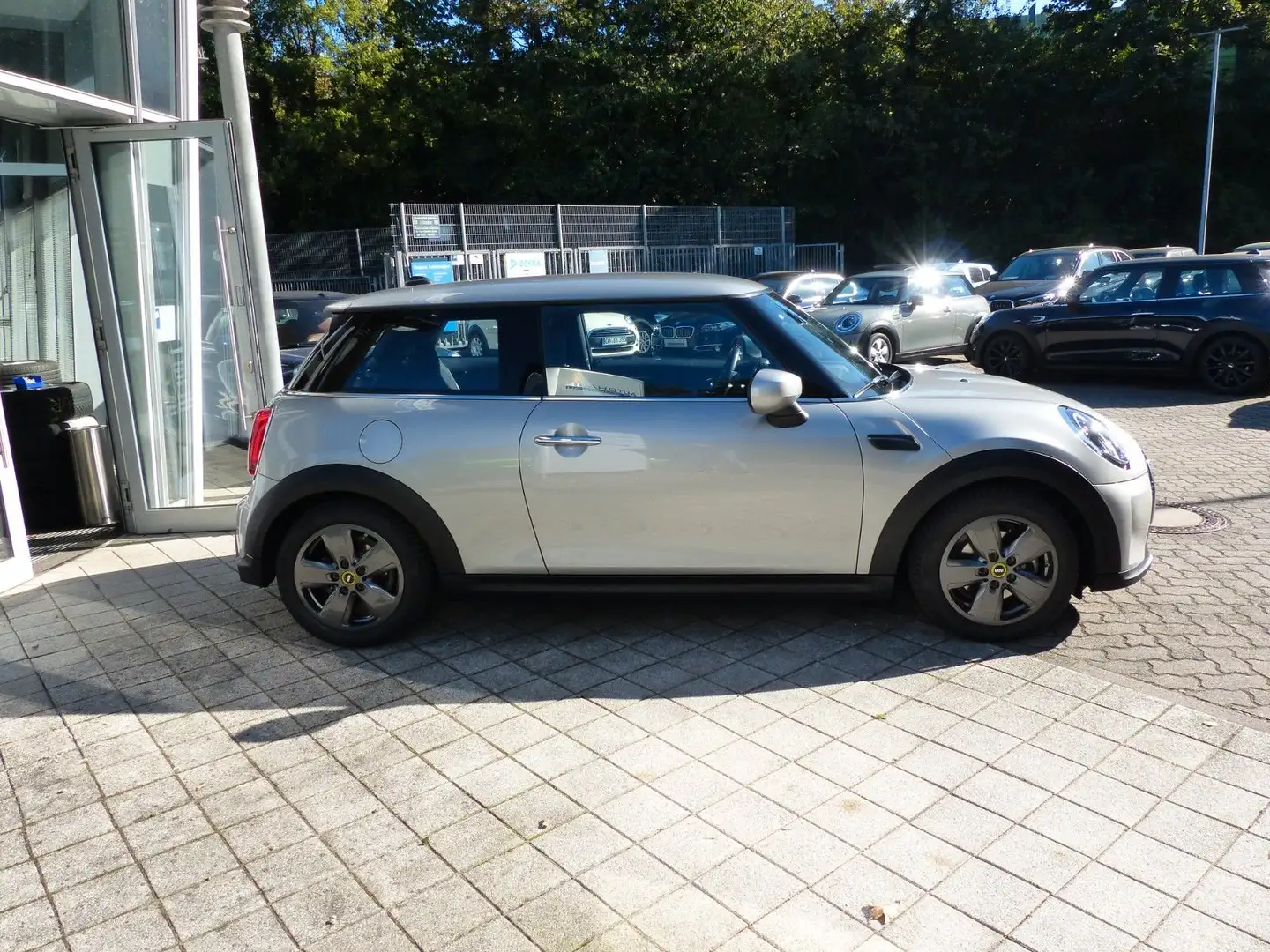 MINI Cooper "Essential Trim", Apple CarPlay, Tempomat Argent - 2