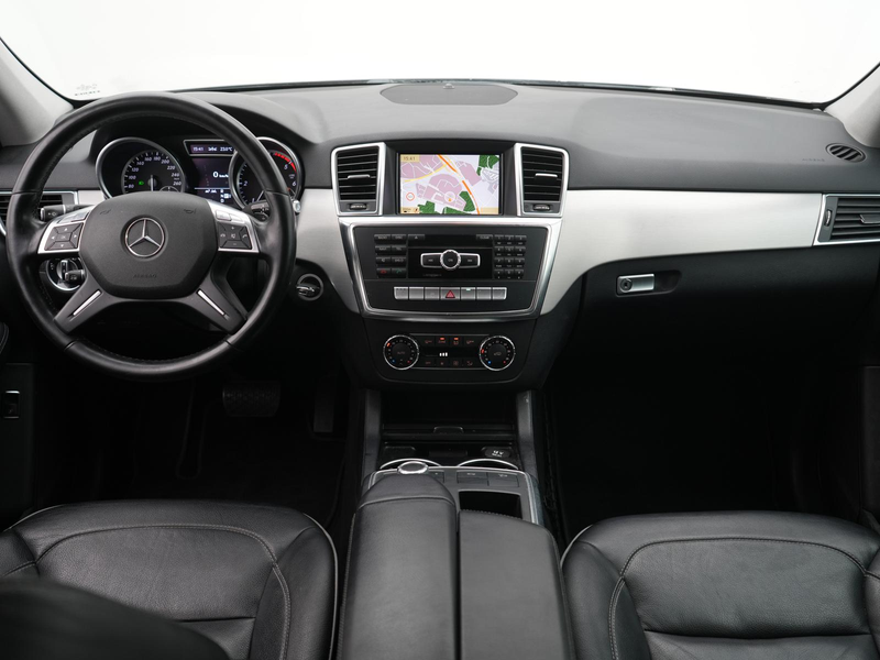 Mercedes-Benz ML 350 NAVI,ACC,TOTW,MEMORY,PANO,SPURH,AHK,KAM — photo 10