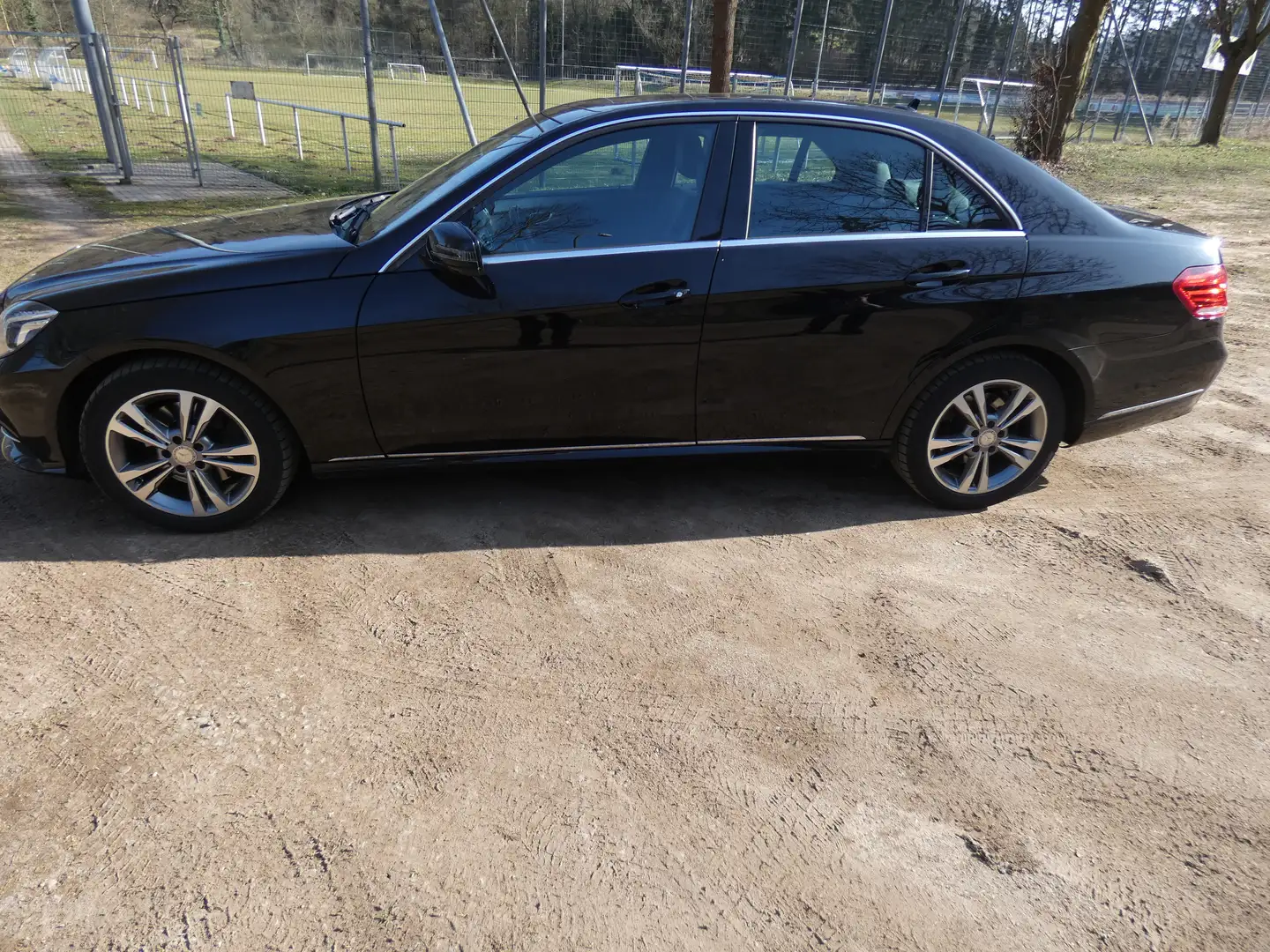 Mercedes-Benz E 300 E-Klasse Diesel BlueTEC 9G-TRONIC Avantgarde AHK Fekete - 1