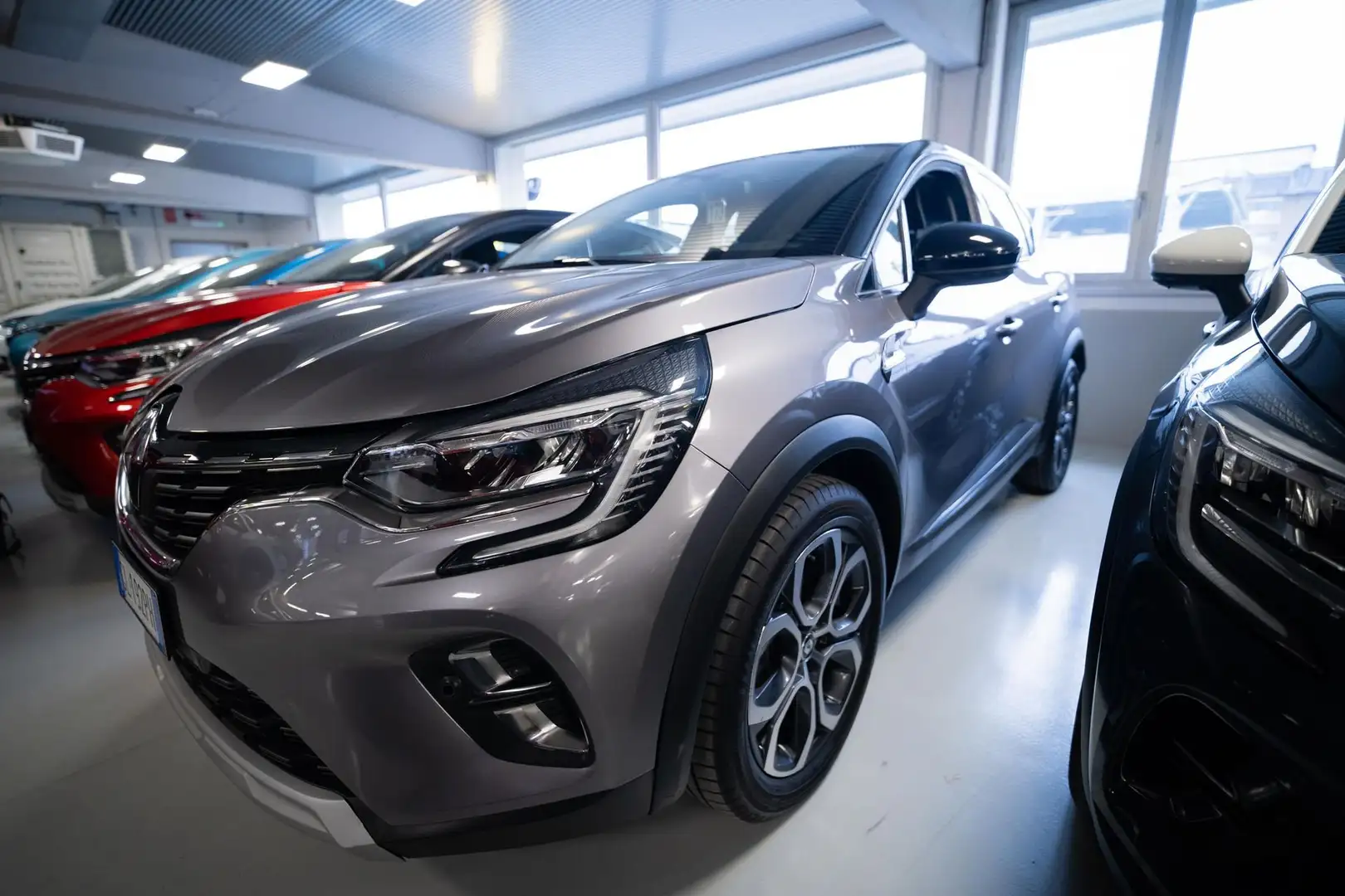 Renault Captur 1.3 mild hybrid Techno 140cv Grigio - 1