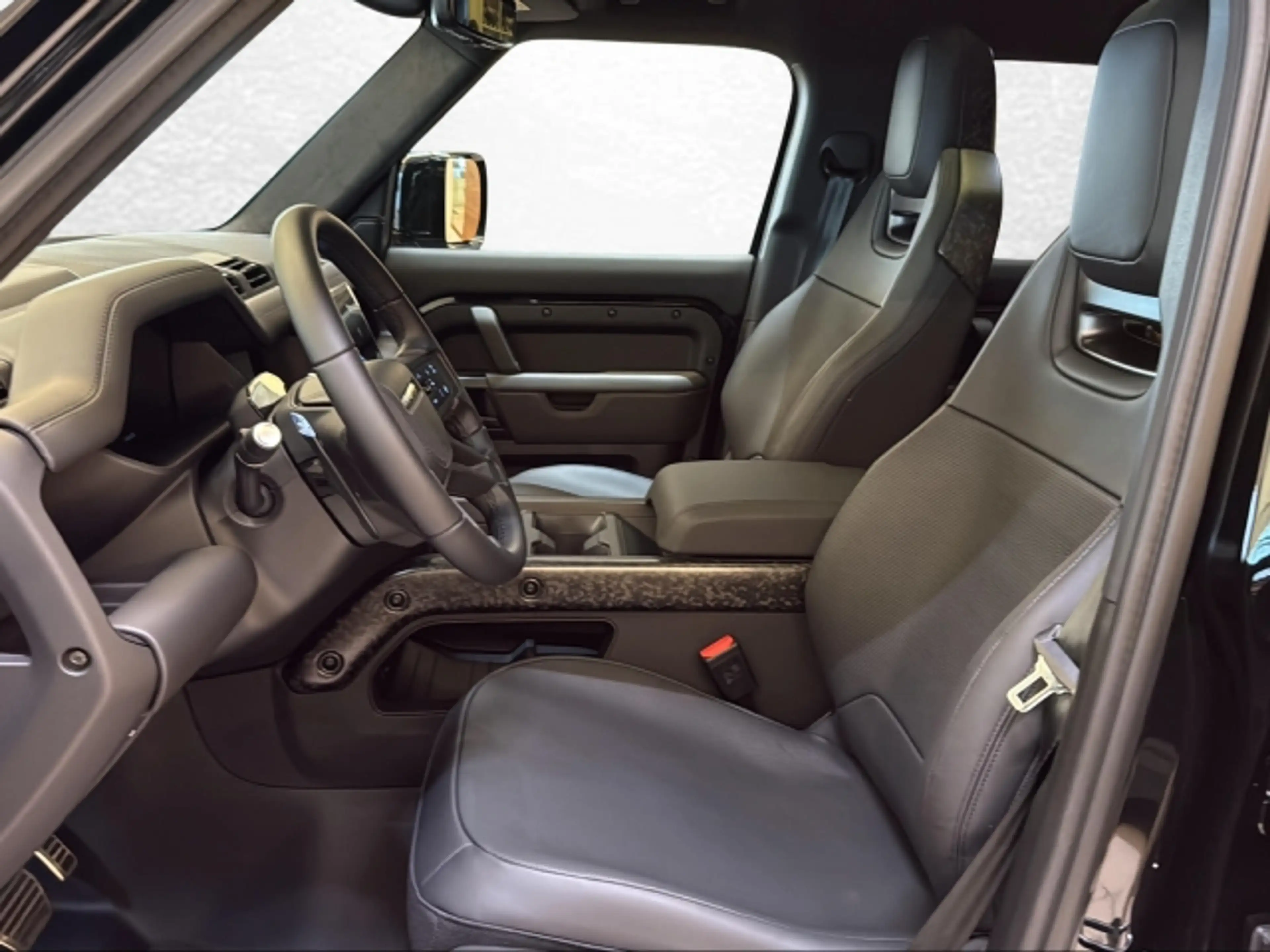 Land Rover Defender 110 P635 AWD AT OCTA Black Edition — photo 13