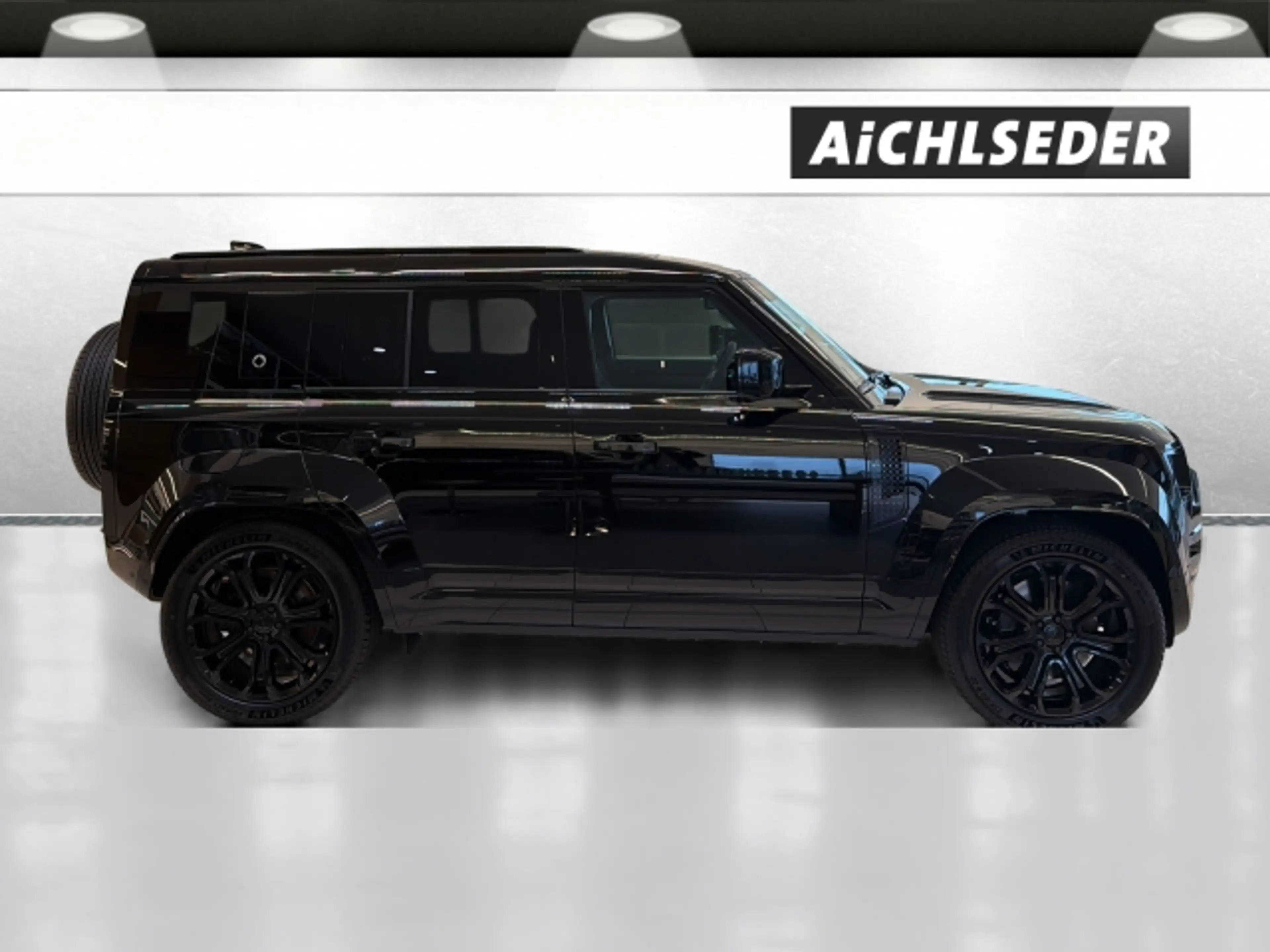 Land Rover Defender 110 P635 AWD AT OCTA Black Edition — photo 5