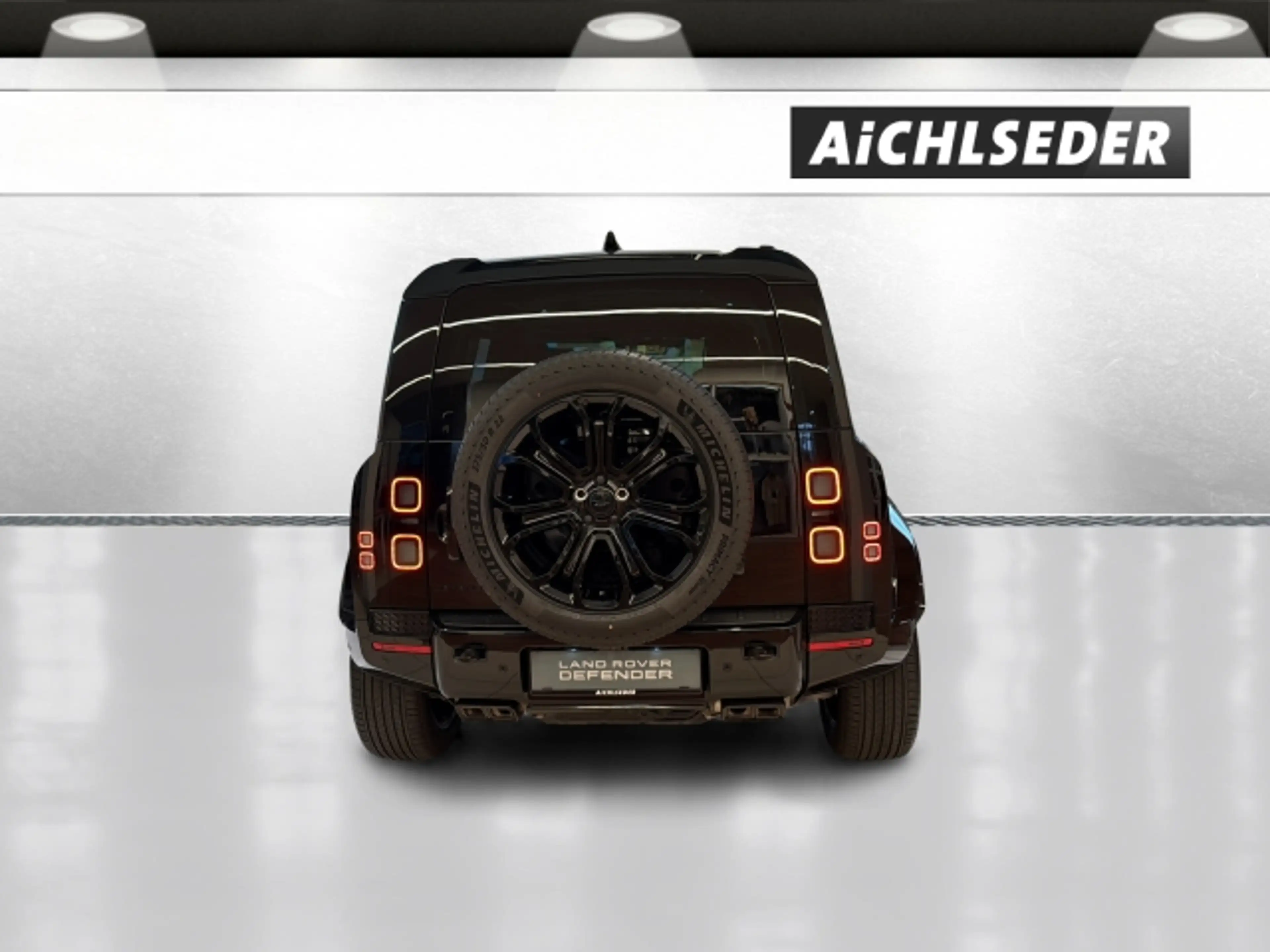 Land Rover Defender 110 P635 AWD AT OCTA Black Edition — photo 3