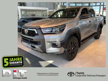 2.8 D-4D Double Cab Invincible ACC+LED+SHZ