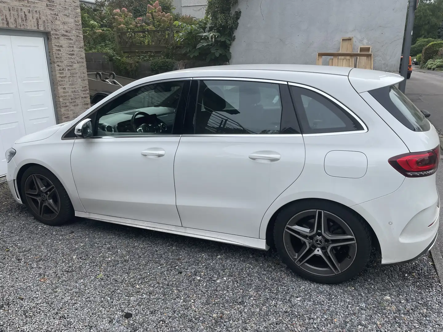 Mercedes-Benz B 220 4Matic 7G-DCT AMG Line - 1