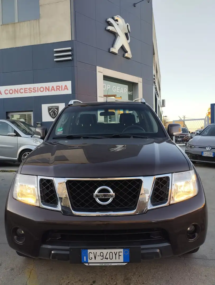 Nissan Navara 2.5 dci d.cab LE Bronzo - 2