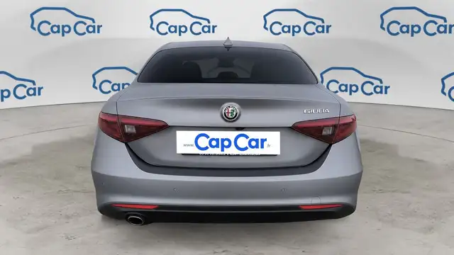 Alfa Romeo Giulia view 3