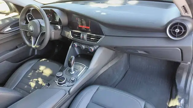 Alfa Romeo Giulia view 10