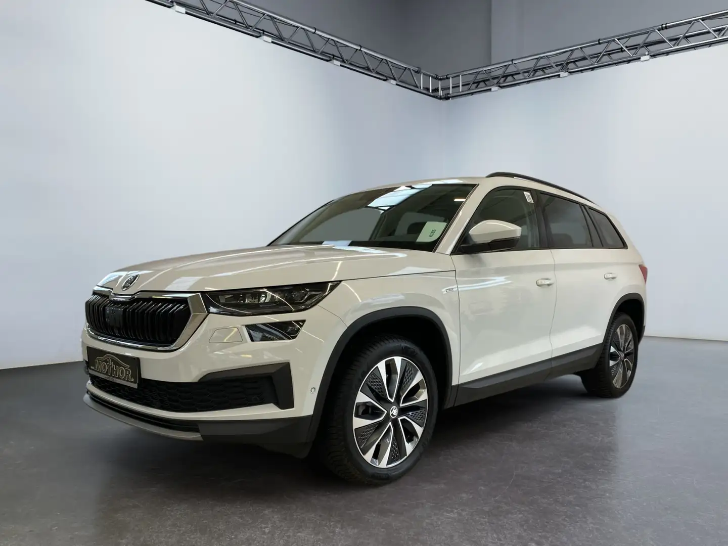 Skoda Kodiaq Tour 2.0 TDI DSG Klima PDC ACC LED Weiß - 2