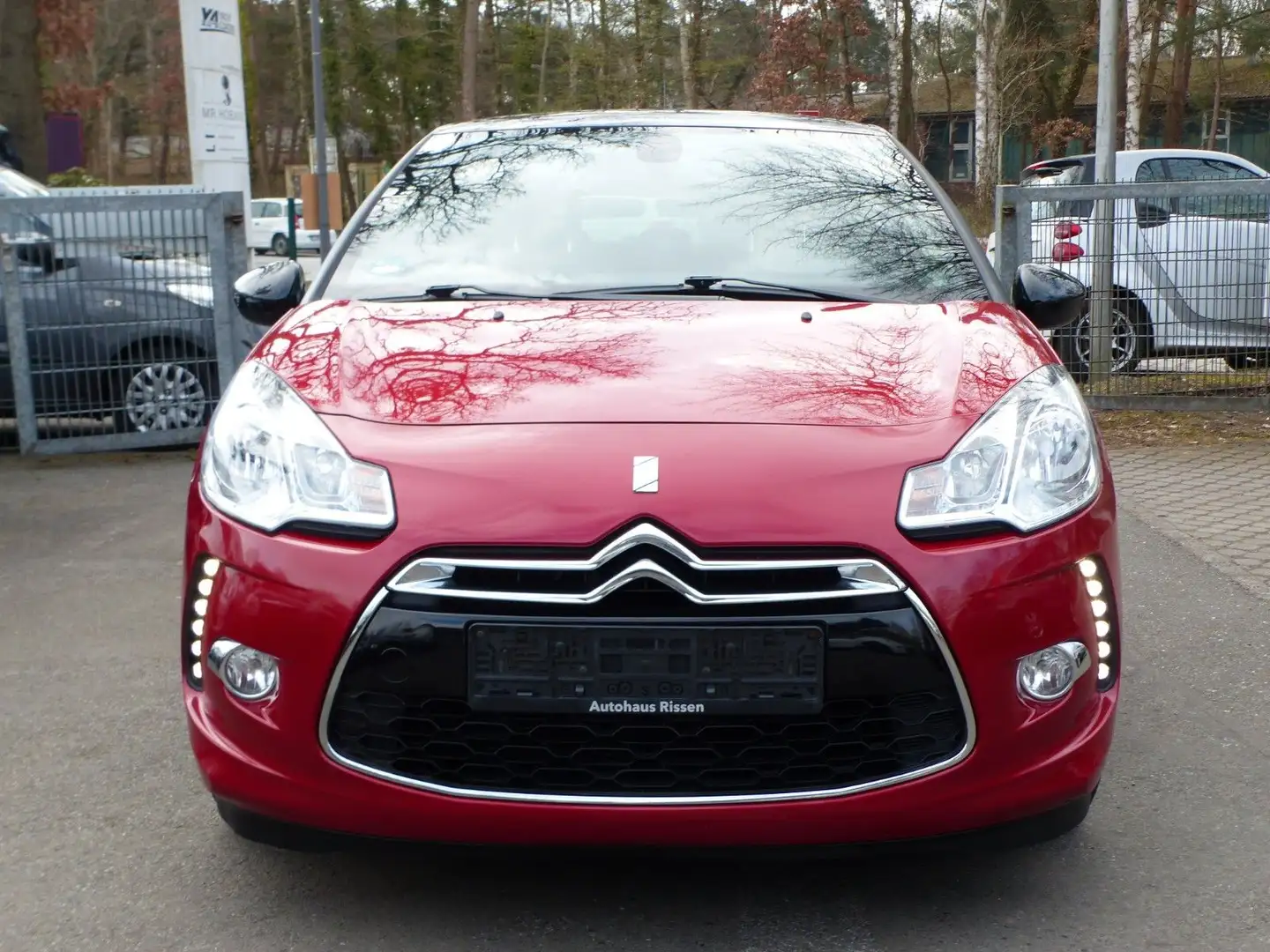 Citroen DS3 SoChic Servo Klima HiFi Selection Schwarz - 2
