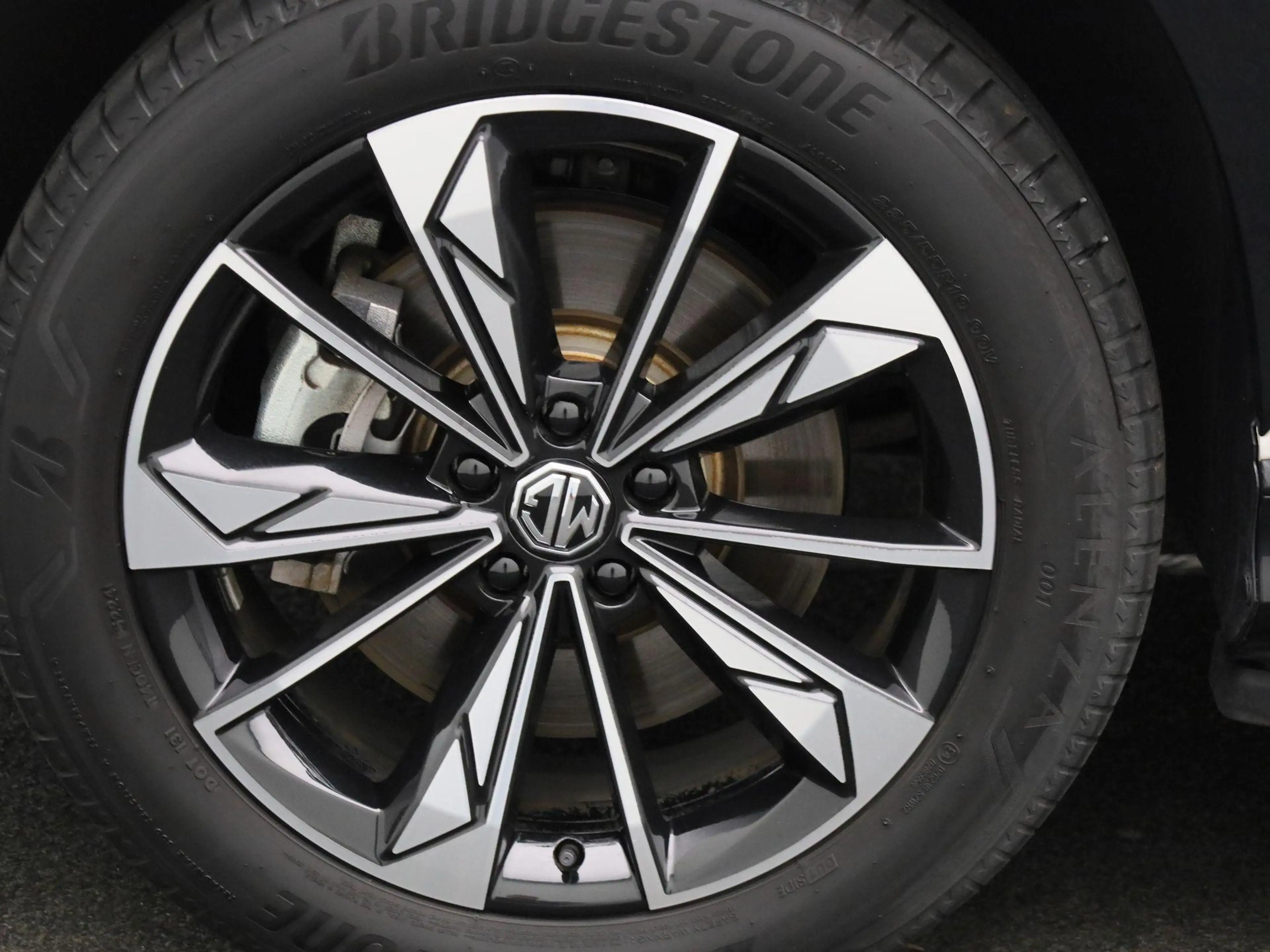 MG HS MG PHEV 1.5 Luxury — photo 15
