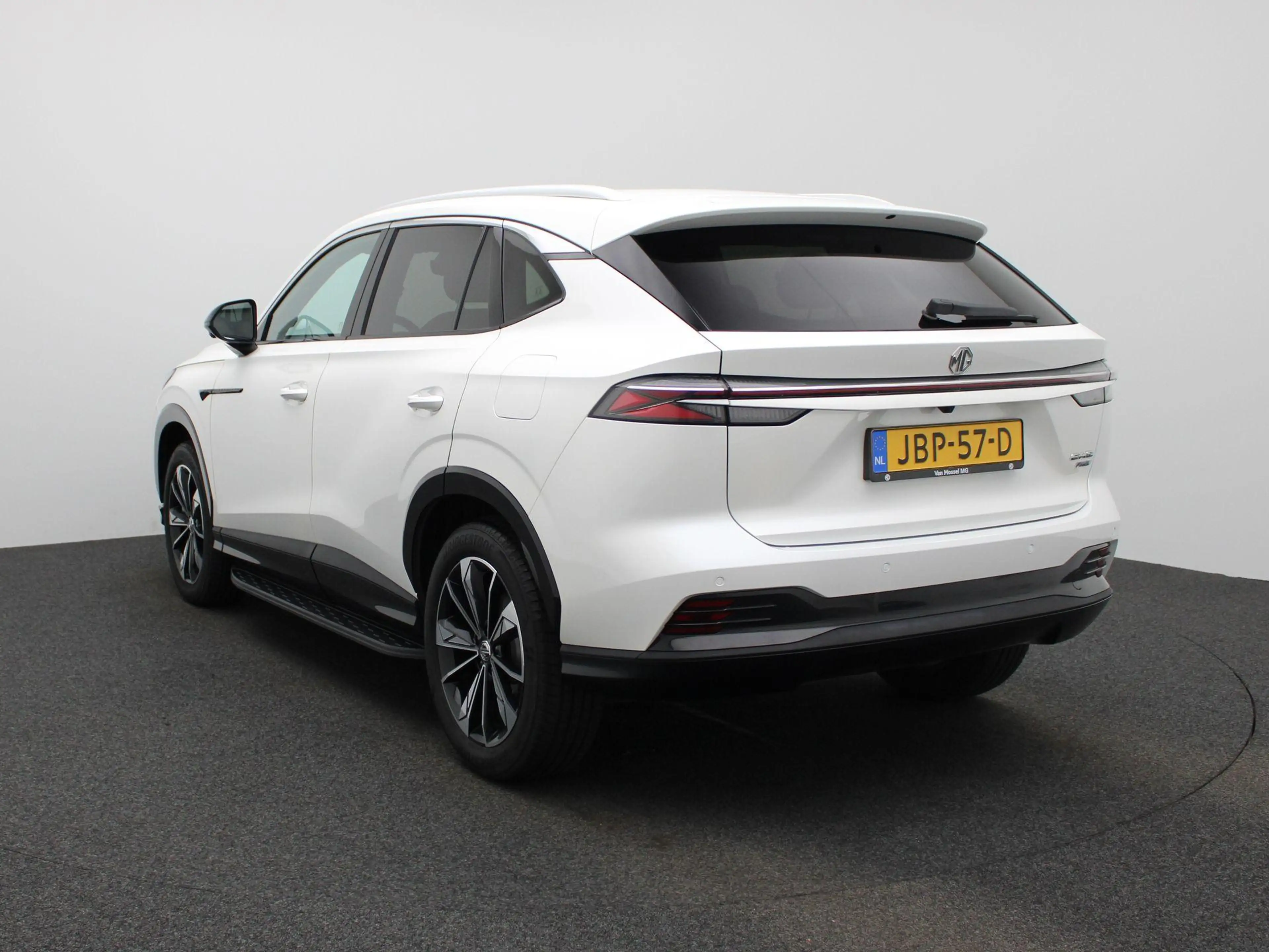 MG HS MG PHEV 1.5 Luxury — photo 2