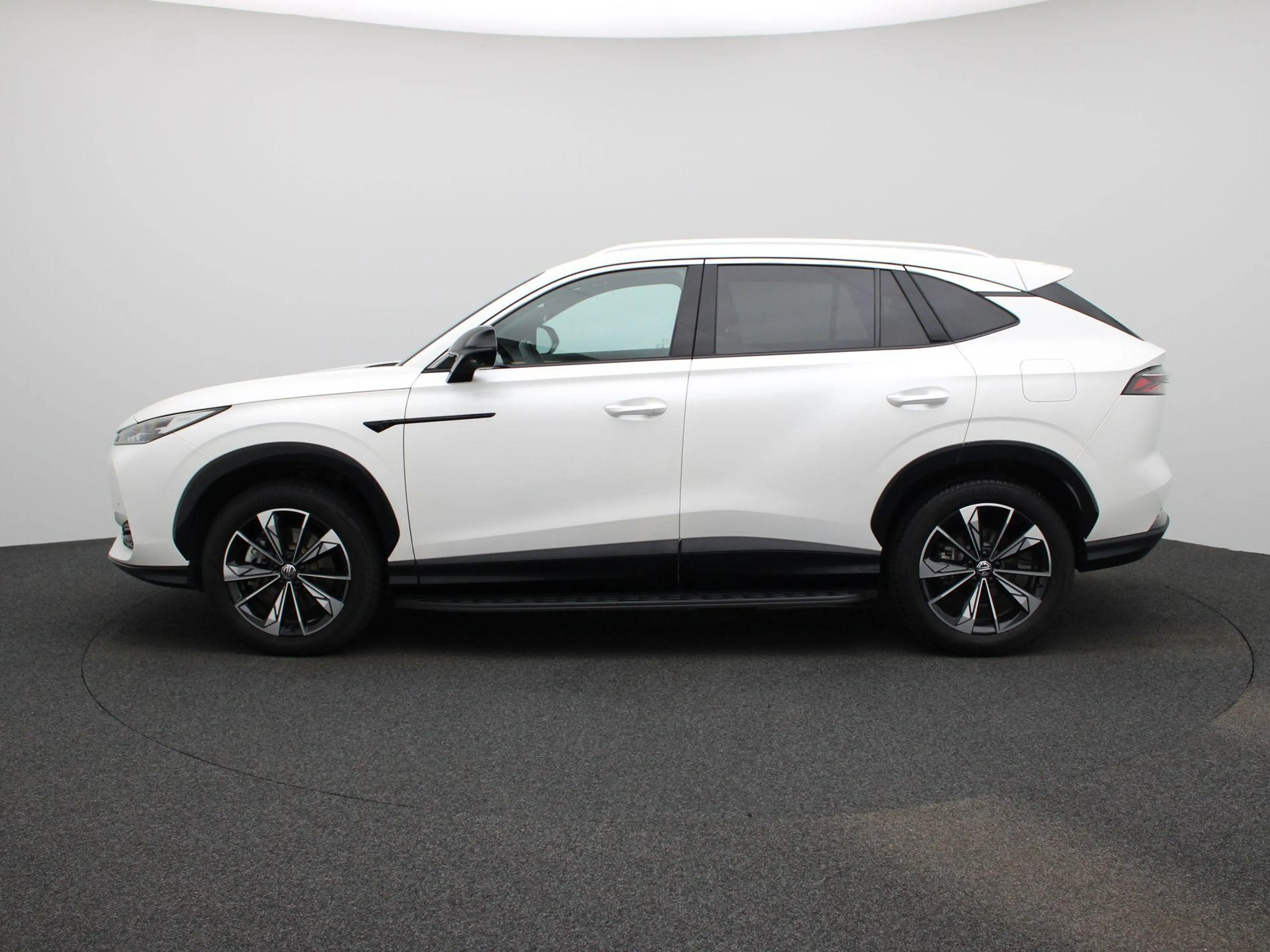 MG HS MG PHEV 1.5 Luxury — photo 4