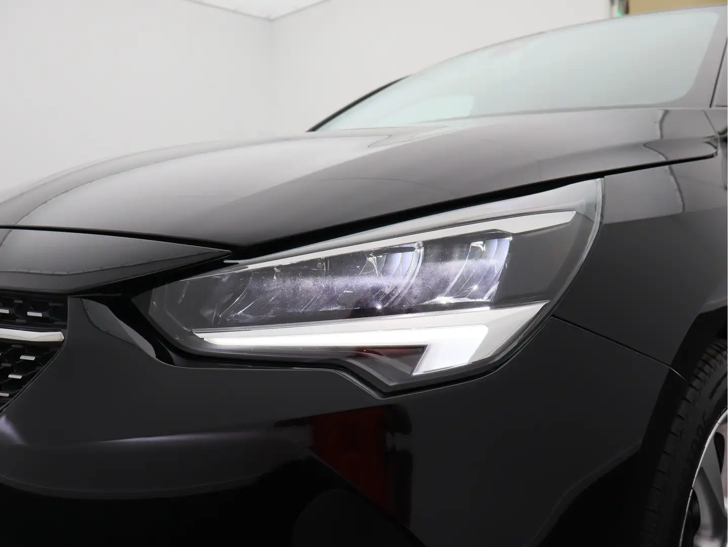 Opel Corsa 1.2 Elegance/ lage km/ zeer mooi! Zwart - 2