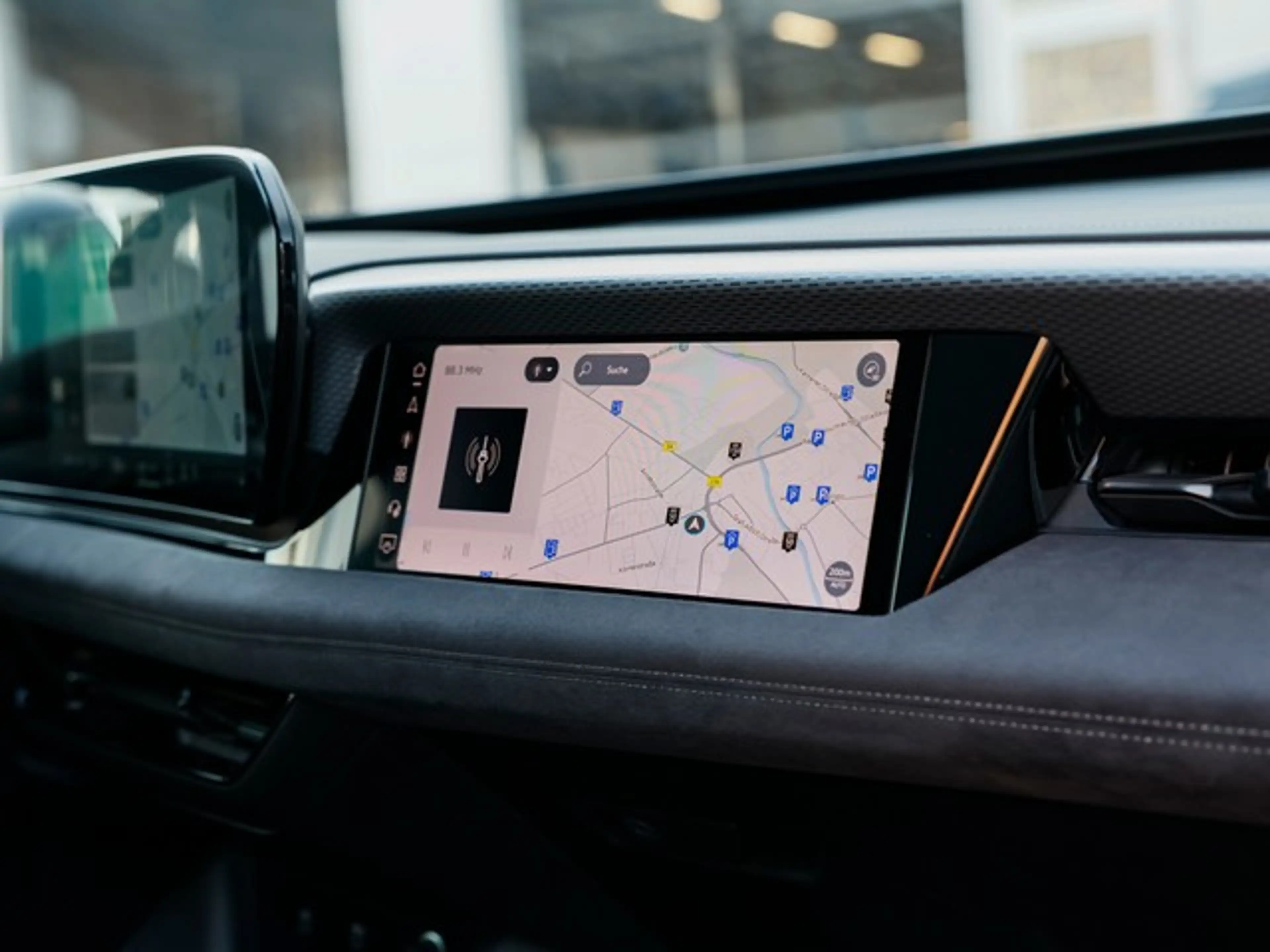 Audi A6 e-tron Avant Performance S line Business LM21 AHK Pano... — photo 13
