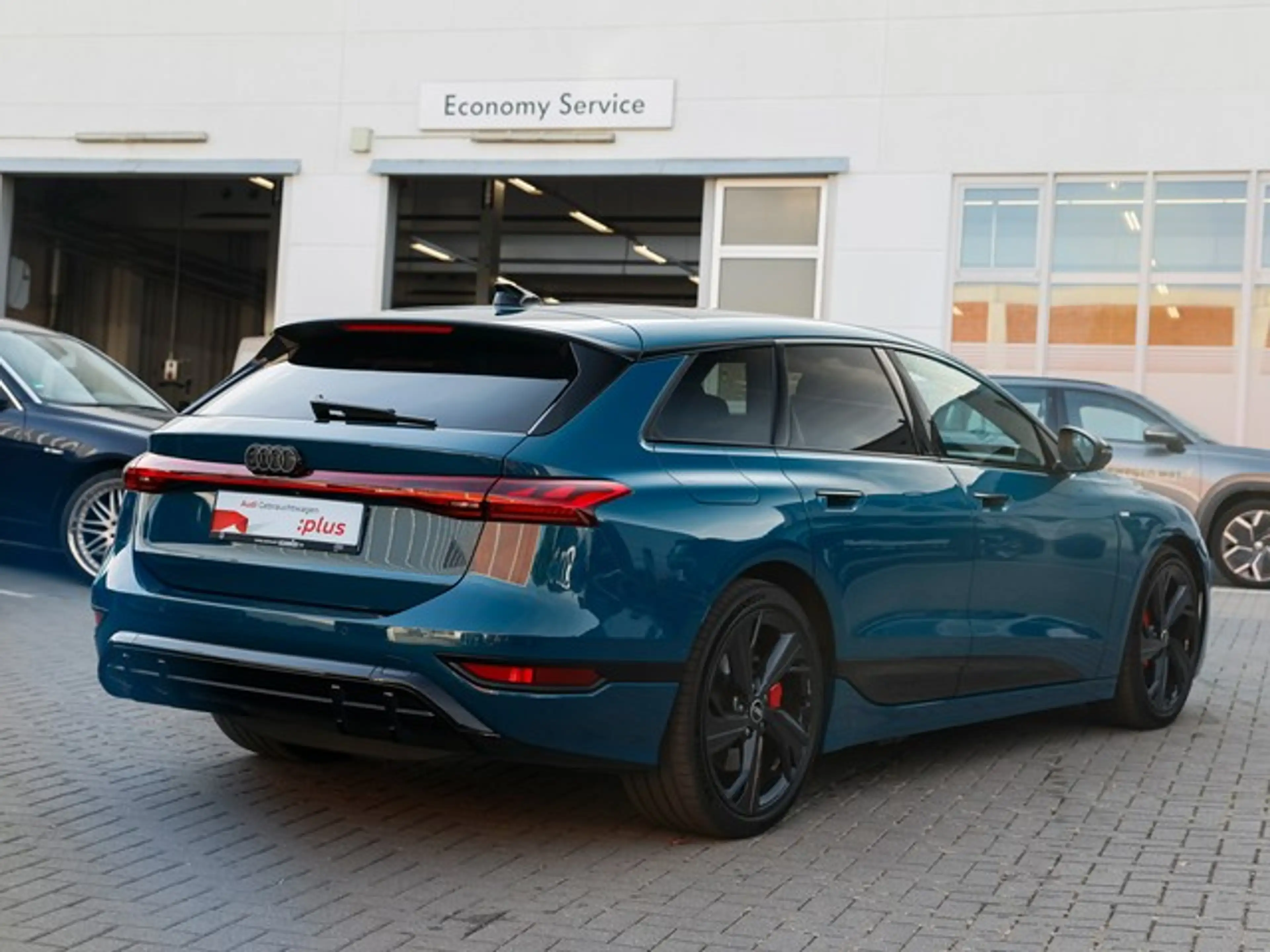 Audi A6 e-tron Avant Performance S line Business LM21 AHK Pano... — photo 5