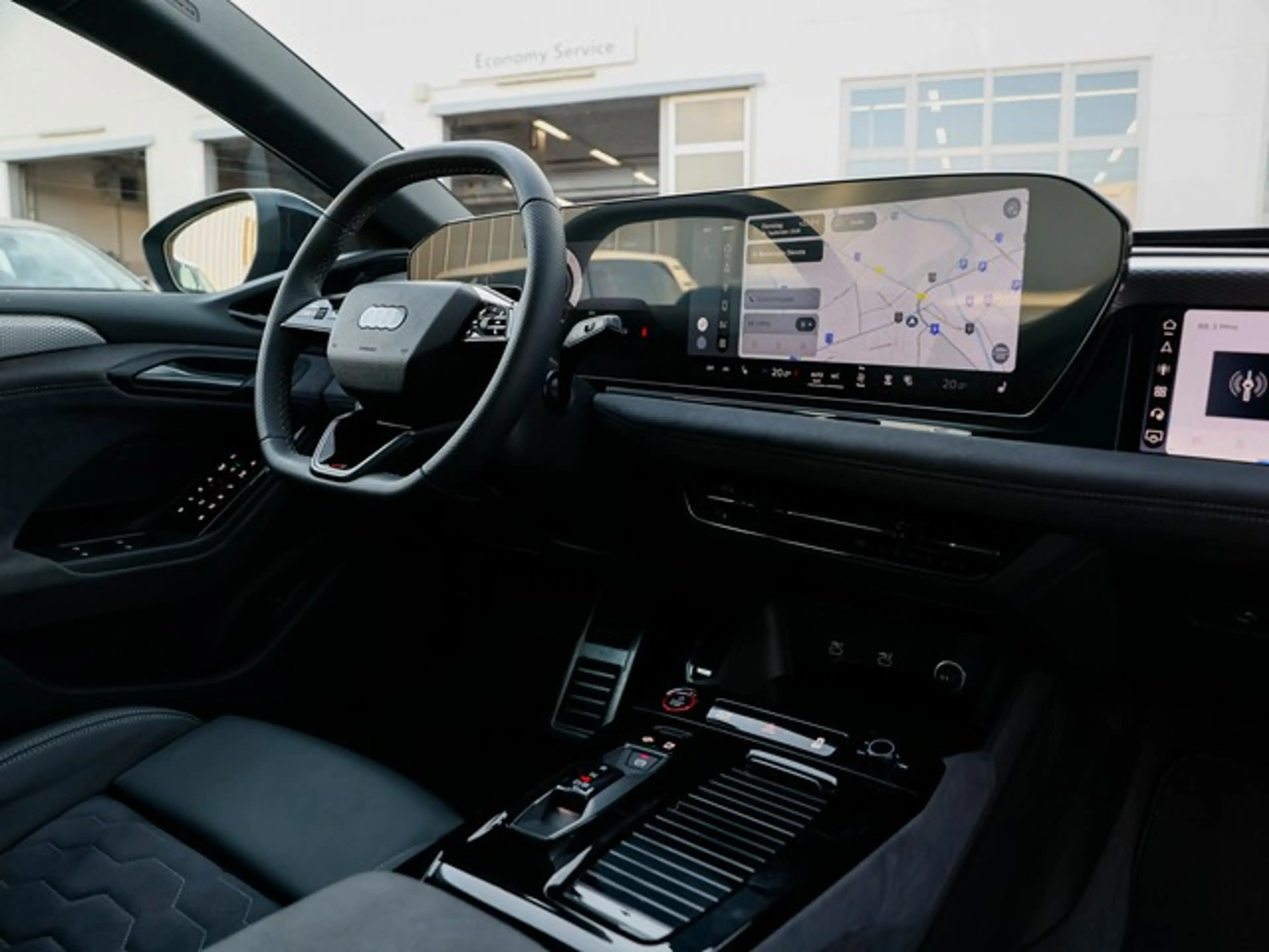 Audi A6 e-tron Avant Performance S line Business LM21 AHK Pano... — photo 12