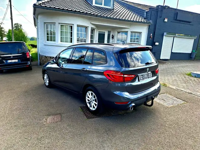 BMW 2 Series view 13