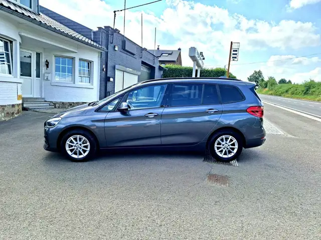 BMW 2 Series view 6