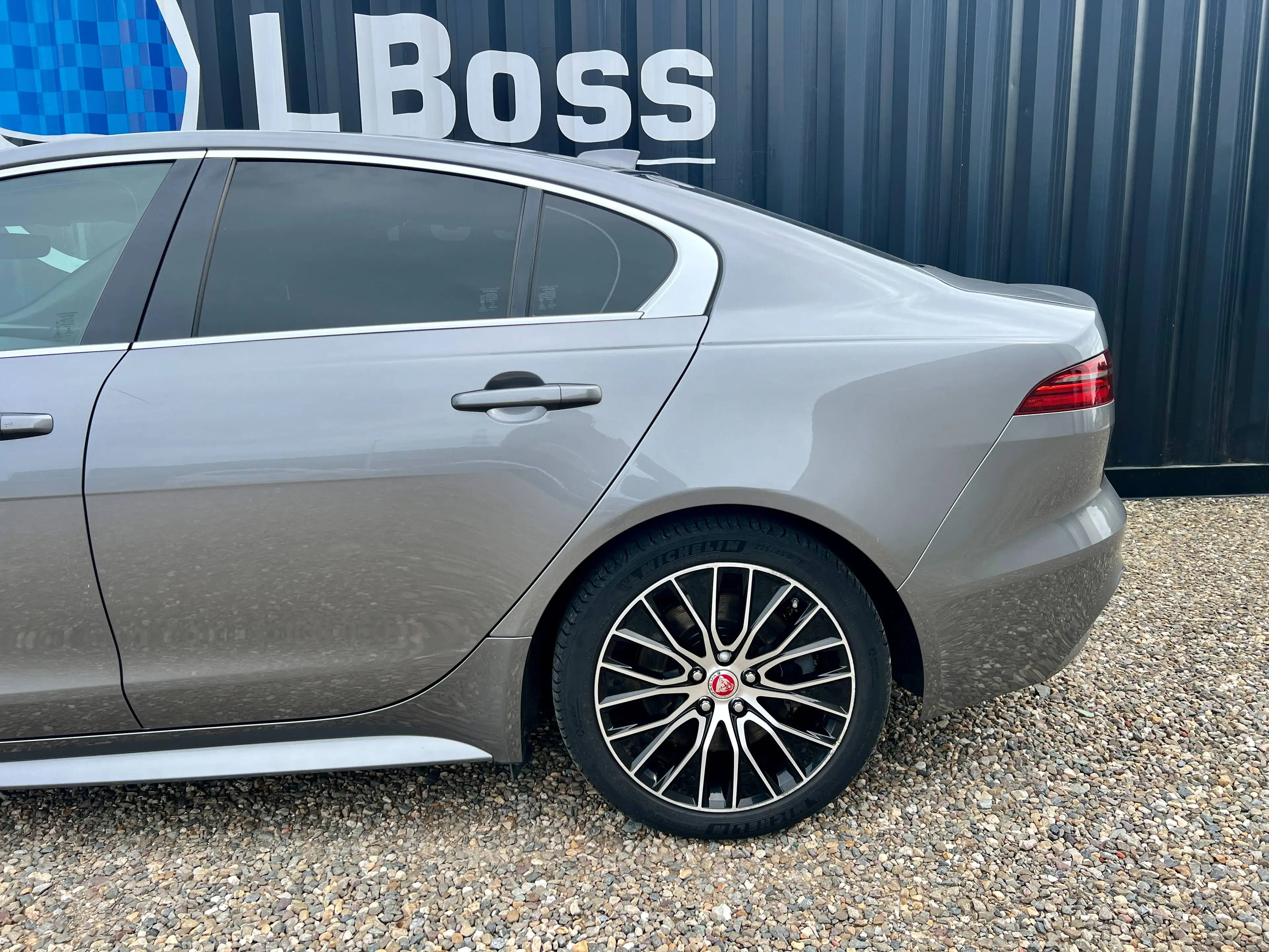 Jaguar XE XE 2.0 T P250 S — photo 15
