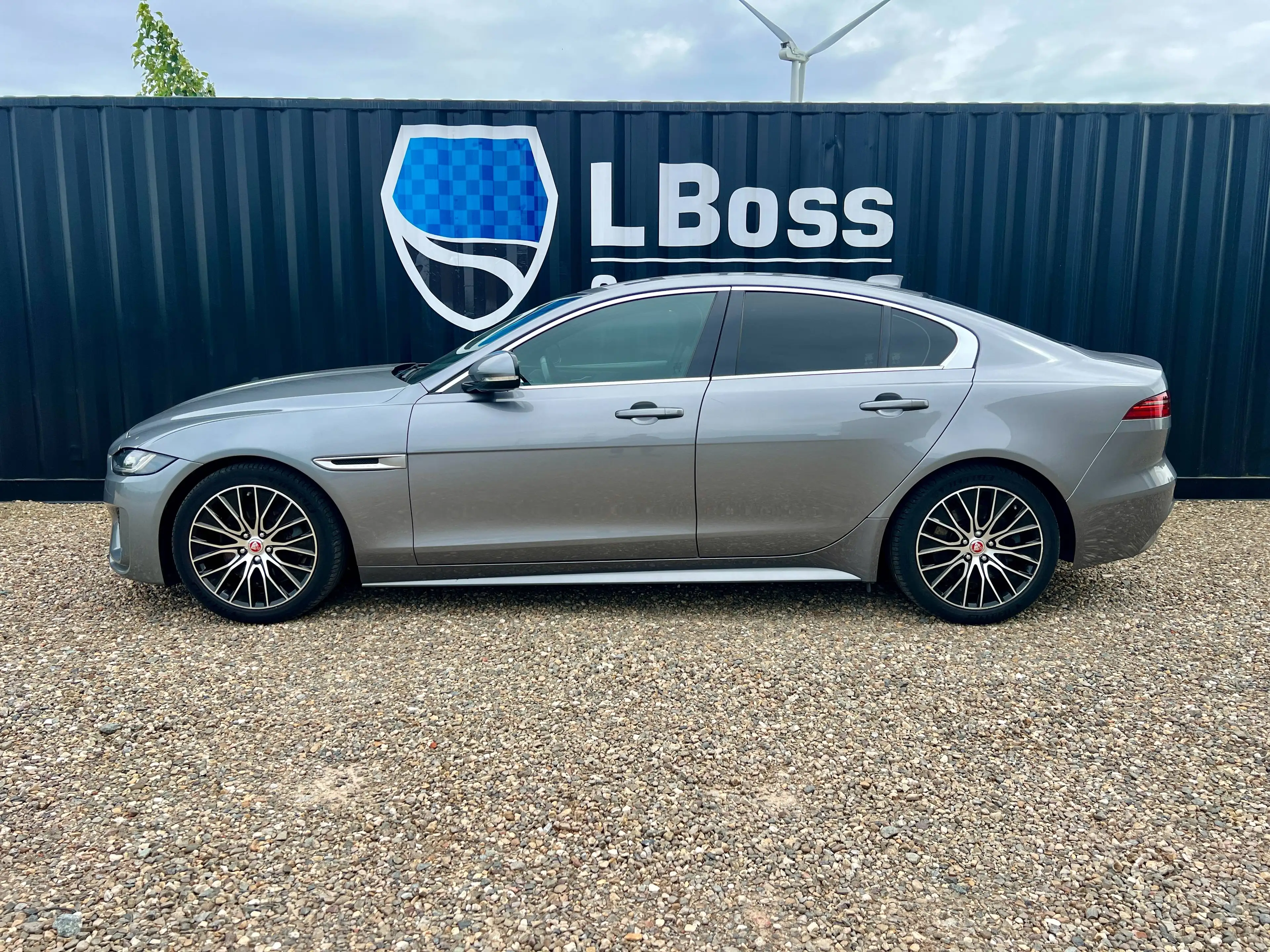 Jaguar XE XE 2.0 T P250 S — photo 12