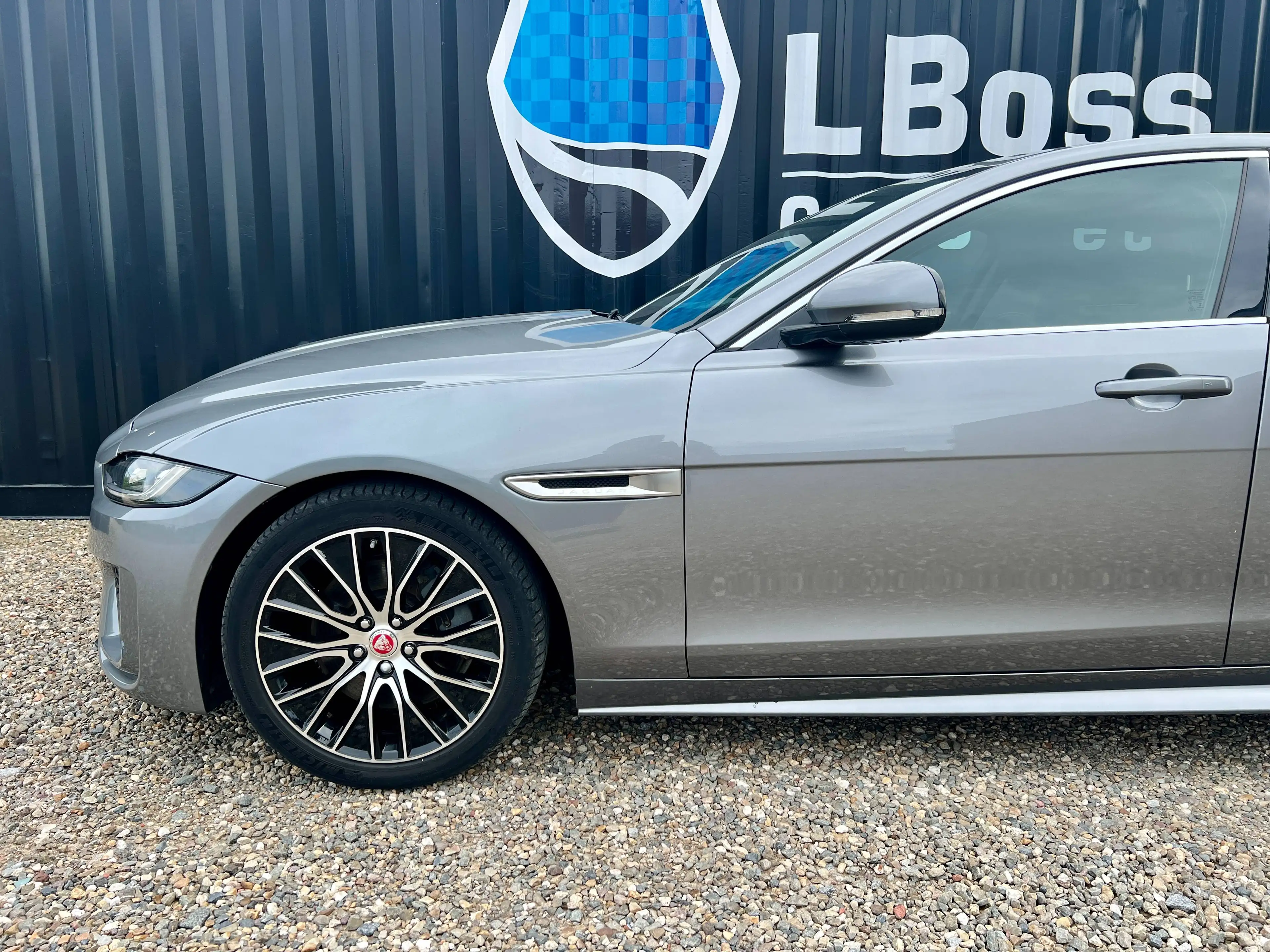 Jaguar XE XE 2.0 T P250 S — photo 13