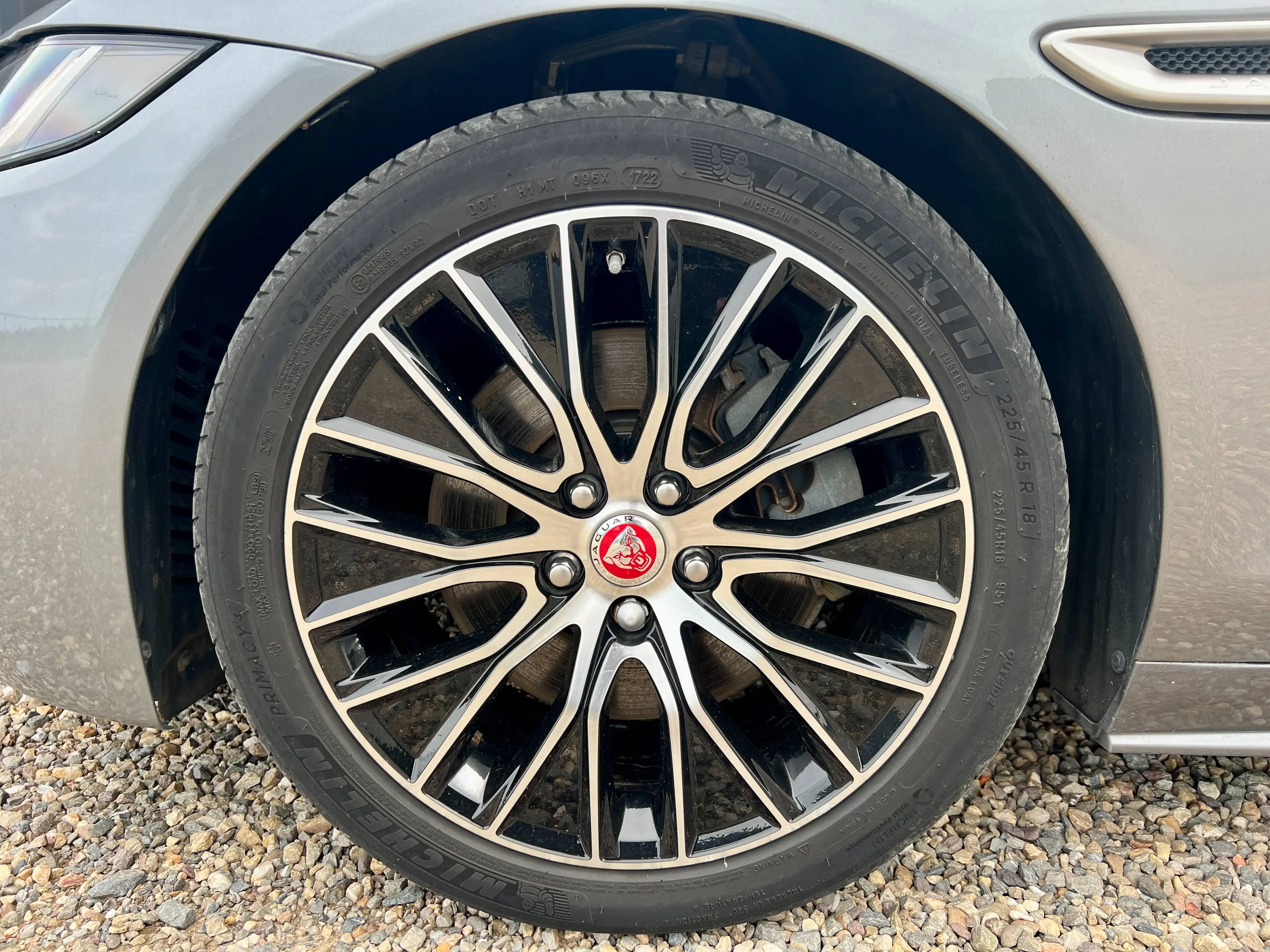 Jaguar XE XE 2.0 T P250 S — photo 14