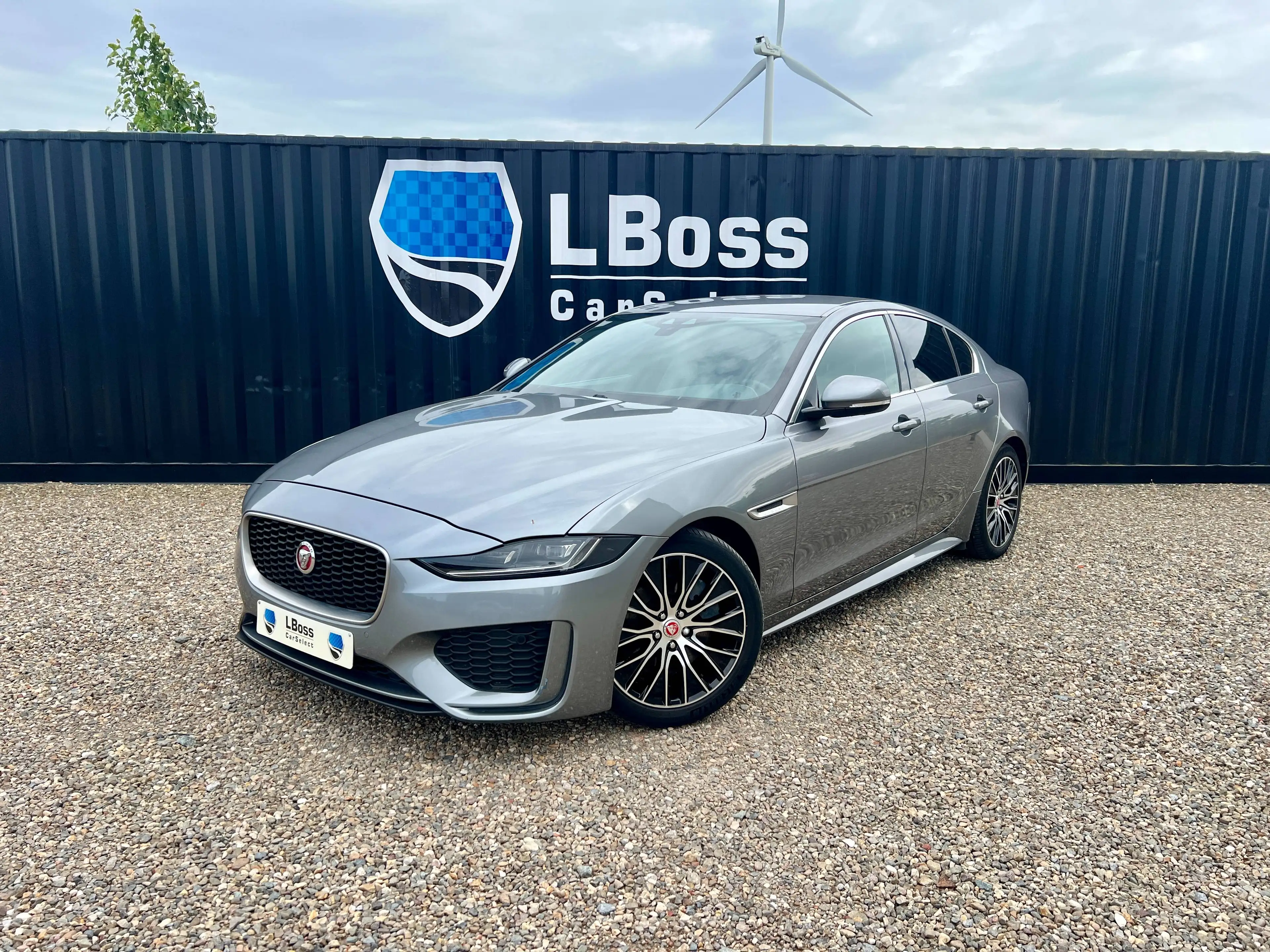 Jaguar XE XE 2.0 T P250 S — photo 7