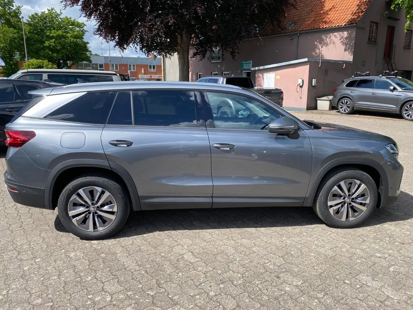 Skoda Kodiaq 2.0 TDI Selection AHK Head up Standheiz Grau - 2