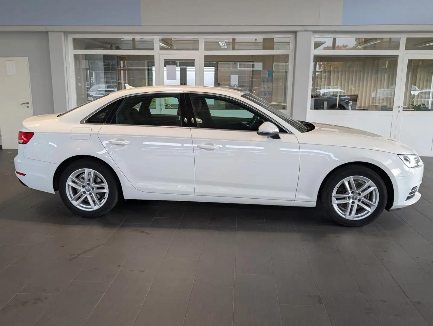 Audi A4 1.4 TSI  Aut.*Navi*Xenon*Tempomat*Alu Blanco - 2