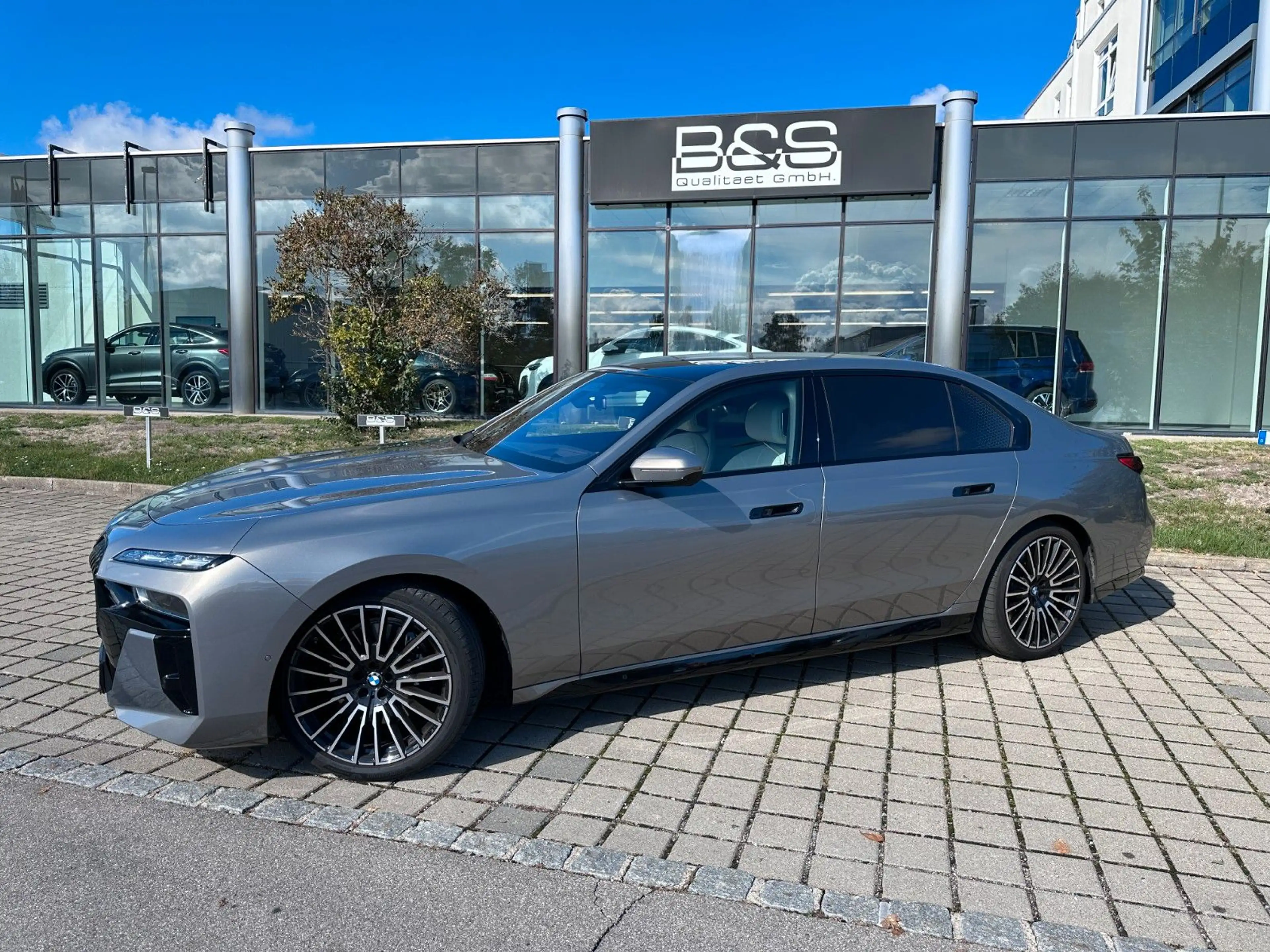 BMW 740 d xDrive M Sport | Mwst Ausw | BMW Garantie| — photo 4