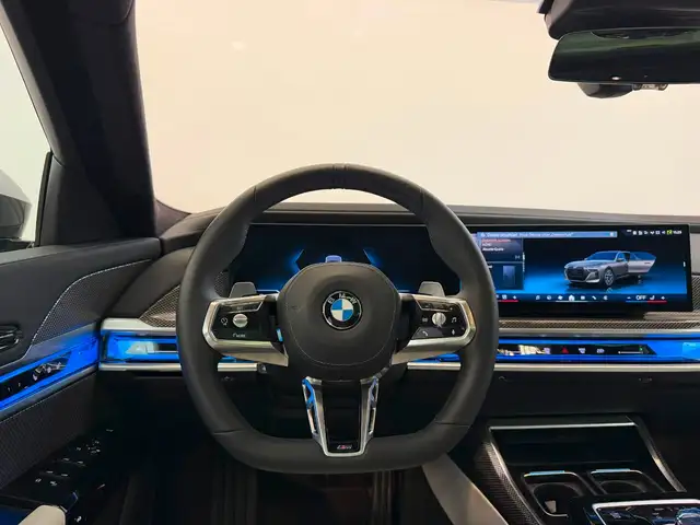 BMW 7 Series view 15