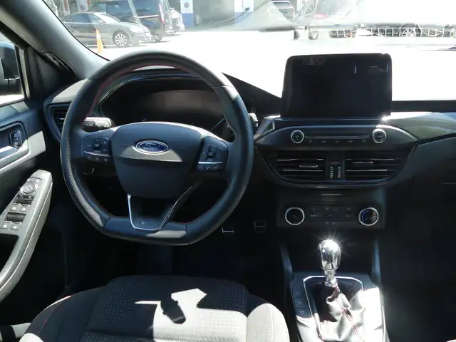 Ford Focus view 5