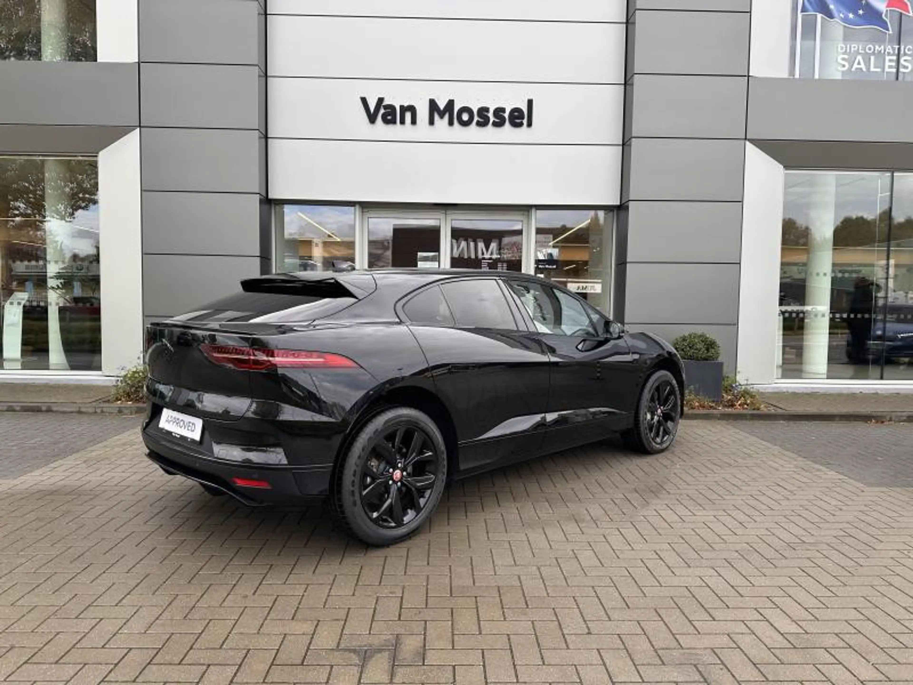 Jaguar I-Pace EV400 SE — photo 5