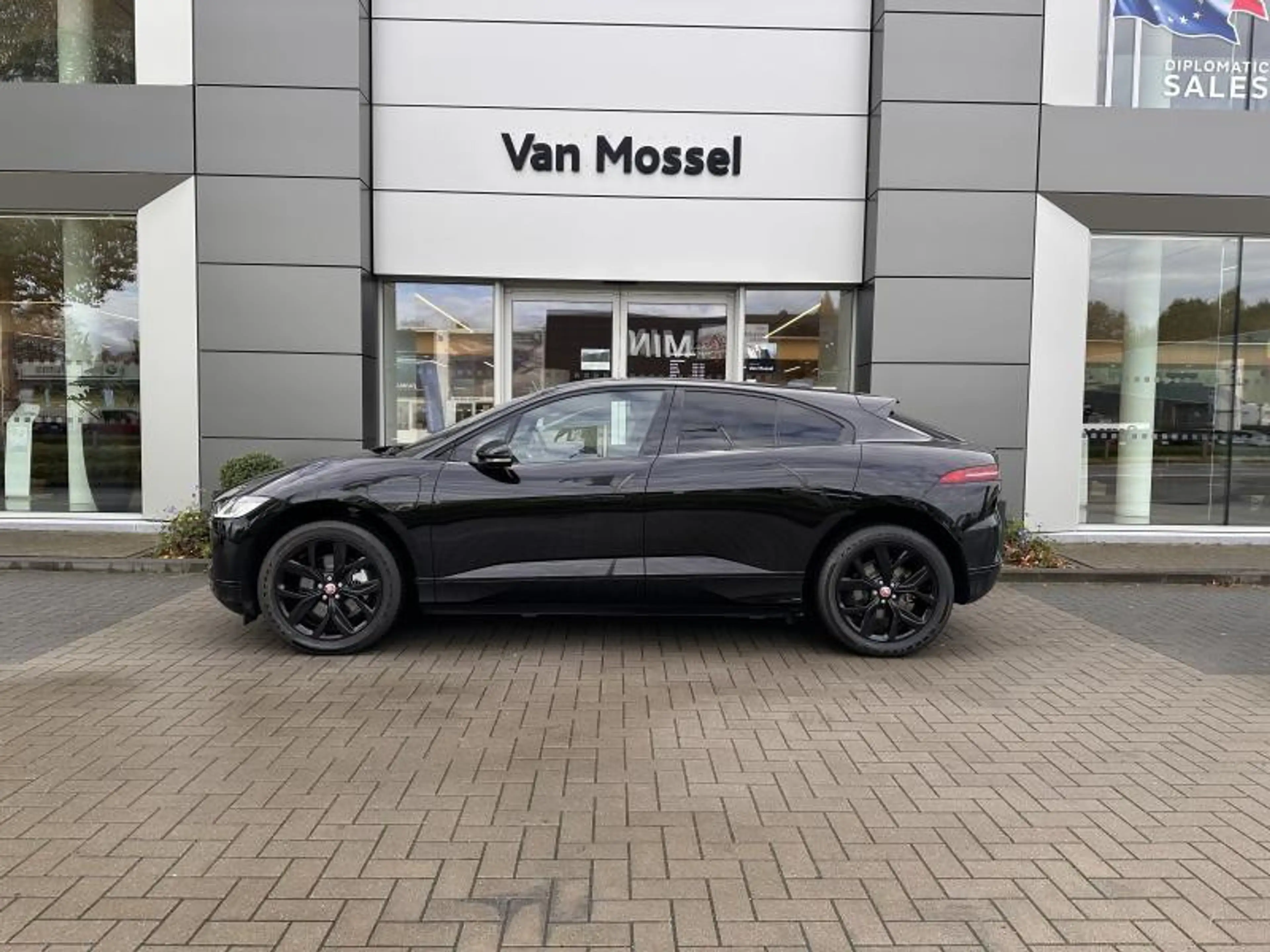 Jaguar I-Pace EV400 SE — photo 3