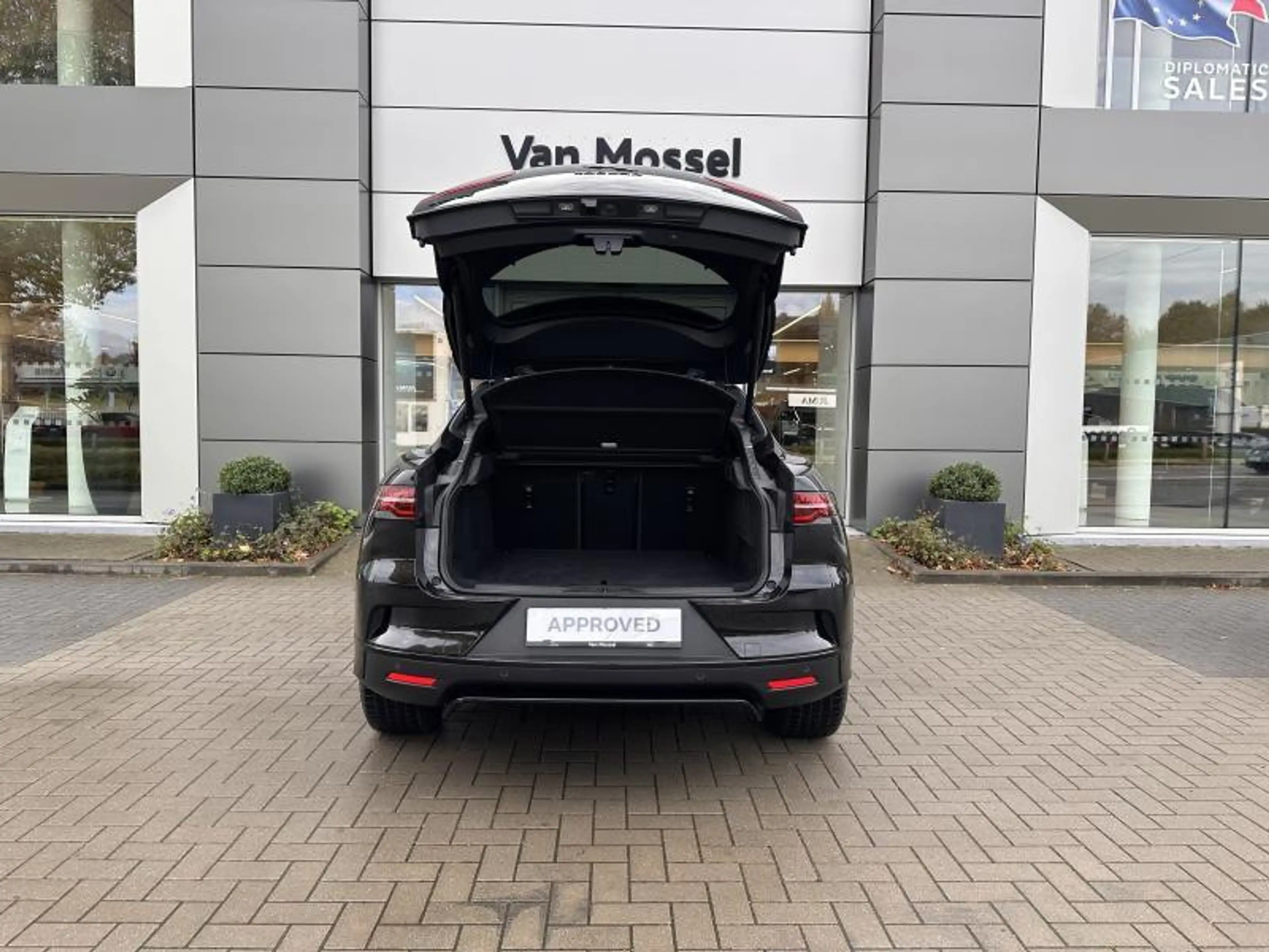 Jaguar I-Pace EV400 SE — photo 7