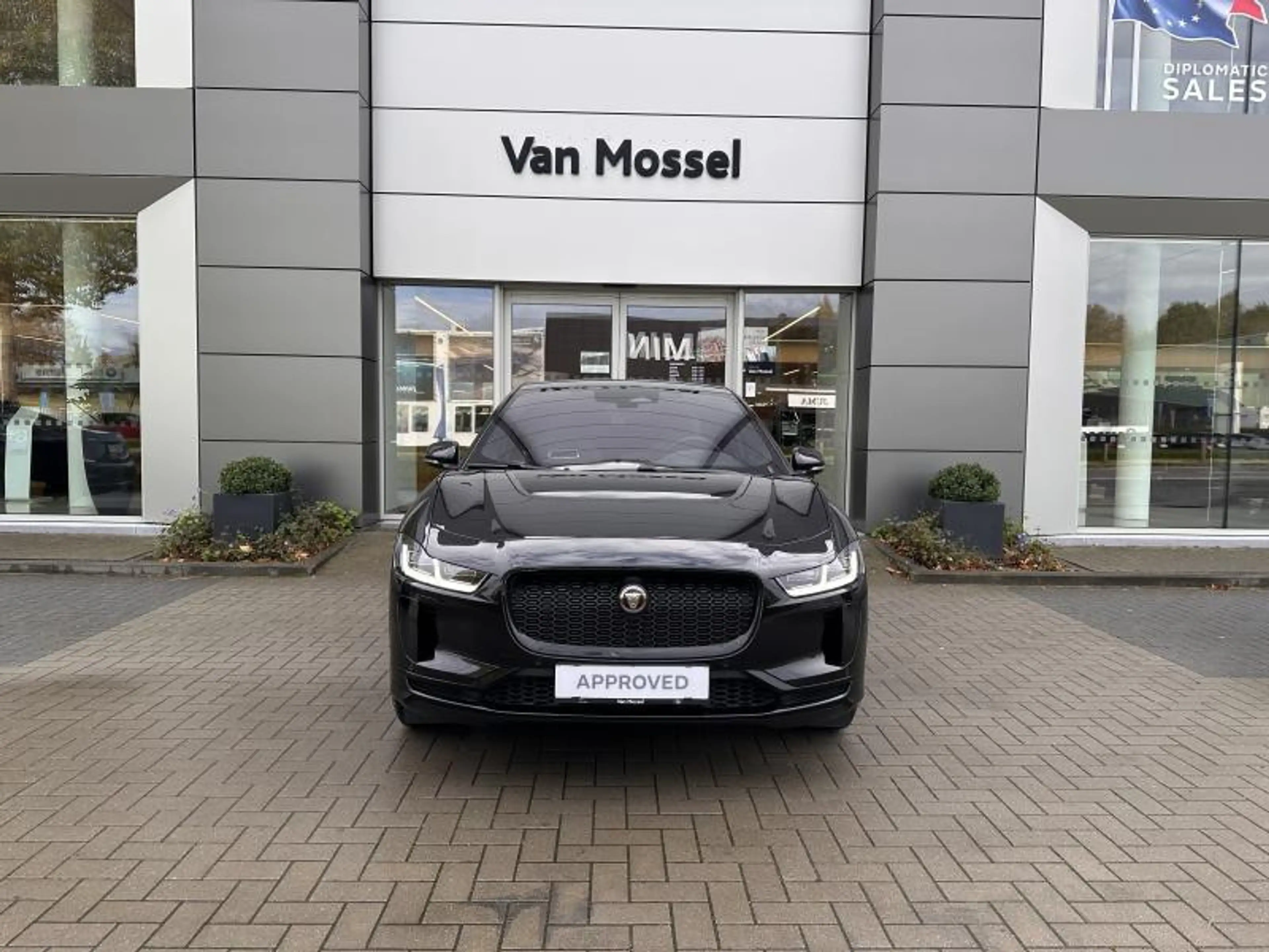 Jaguar I-Pace EV400 SE — photo 2