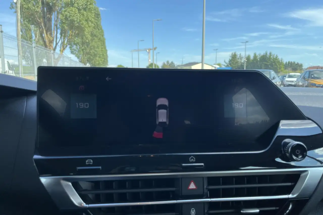 Citroen C4 e-C4 — photo 41