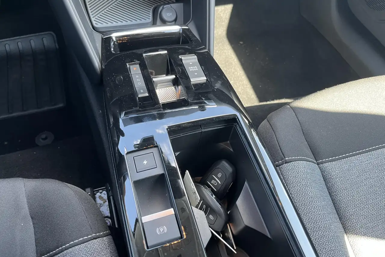 Citroen C4 e-C4 — photo 37