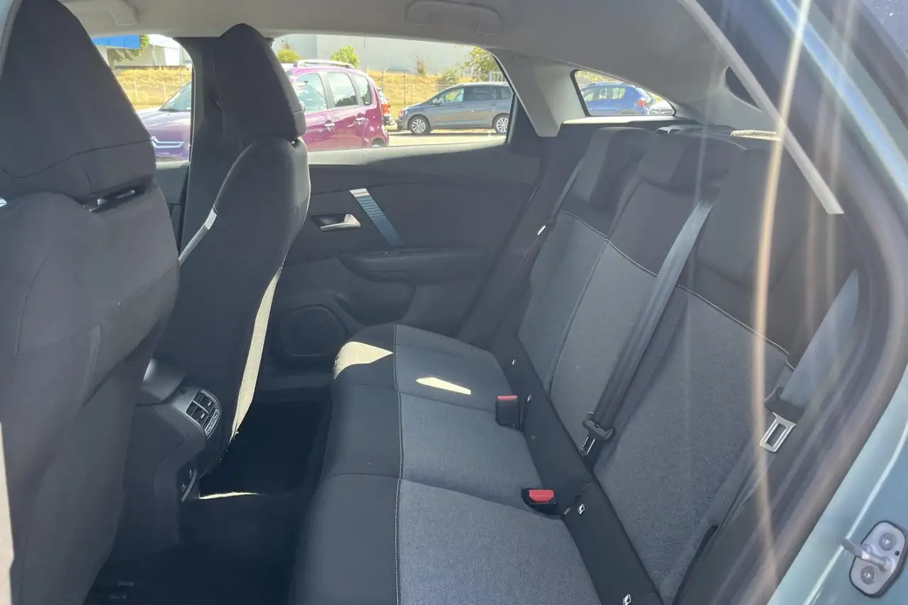 Citroen C4 e-C4 — photo 22